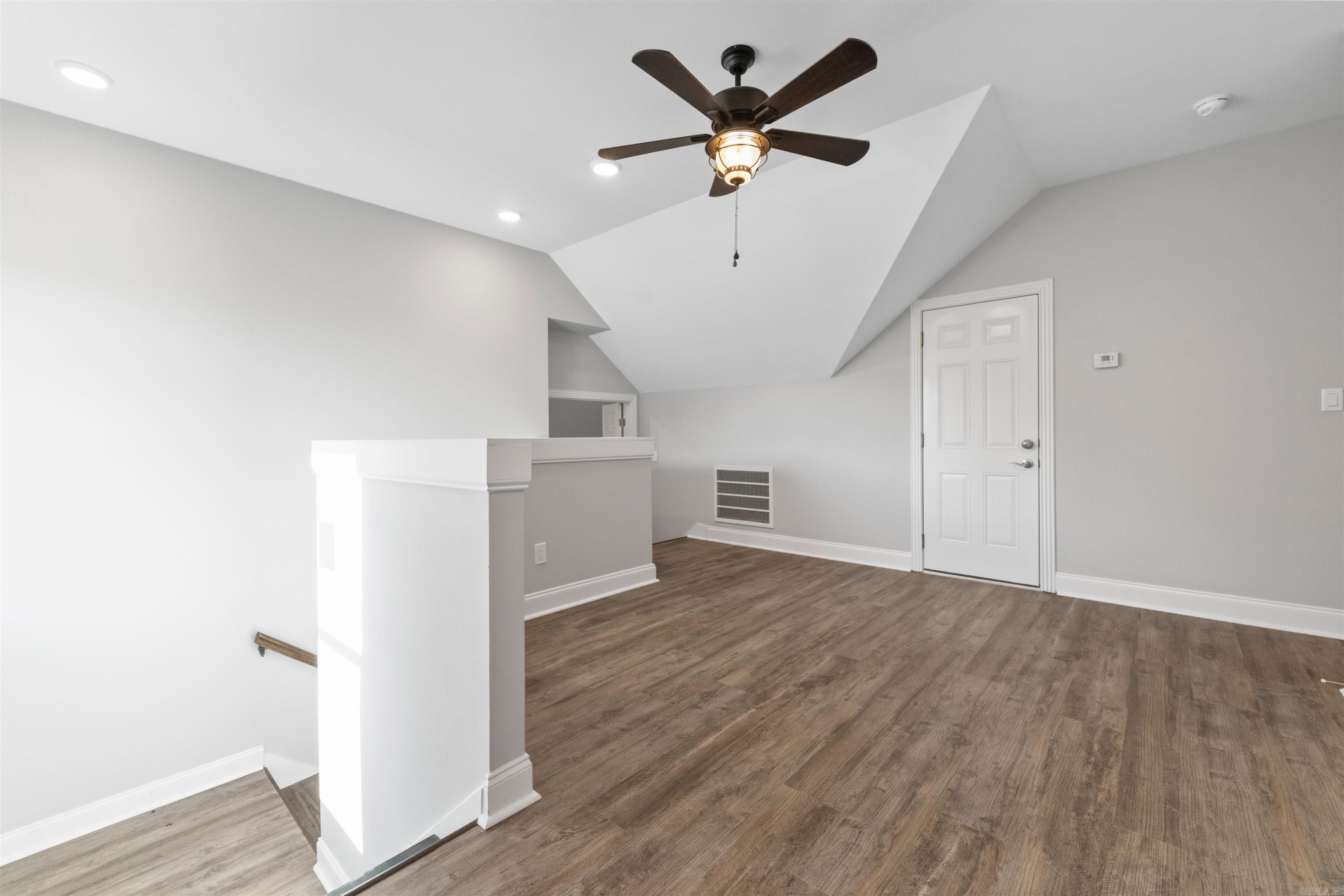 7926 S Shoreline  Benton, AR