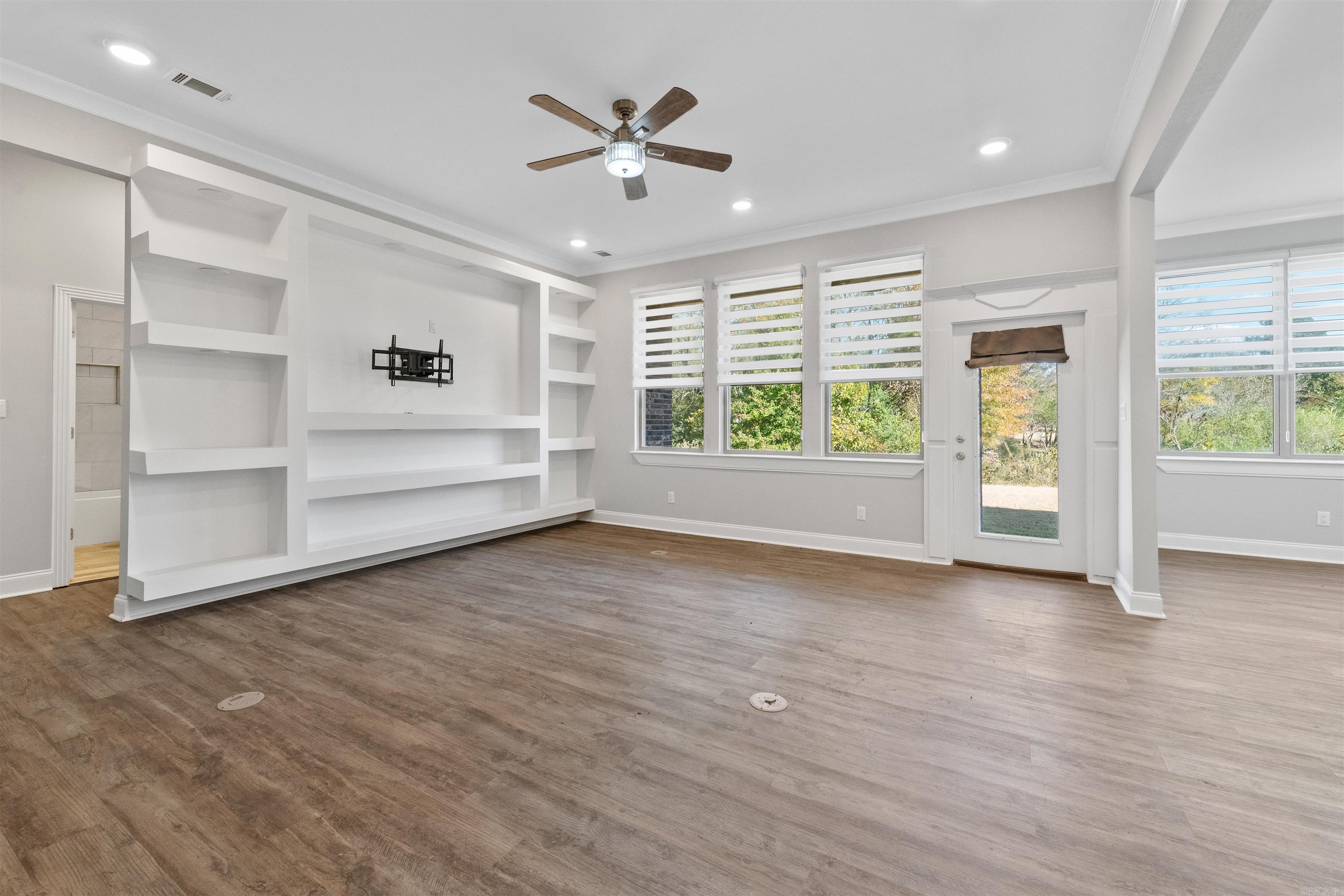 7926 S Shoreline  Benton, AR