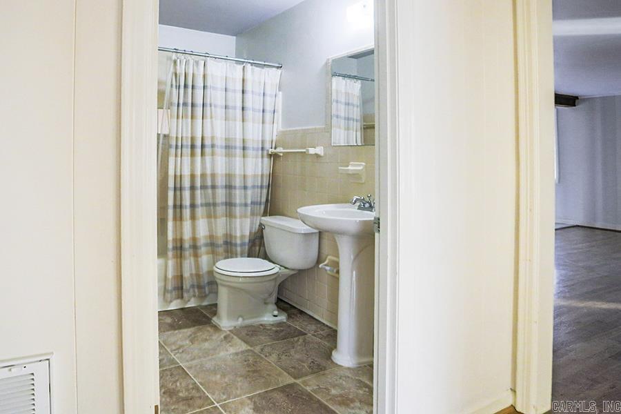 3407 Ridge Road North Little Rock, AR 72116