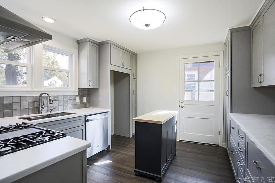 3407 Ridge Road North Little Rock, AR 72116