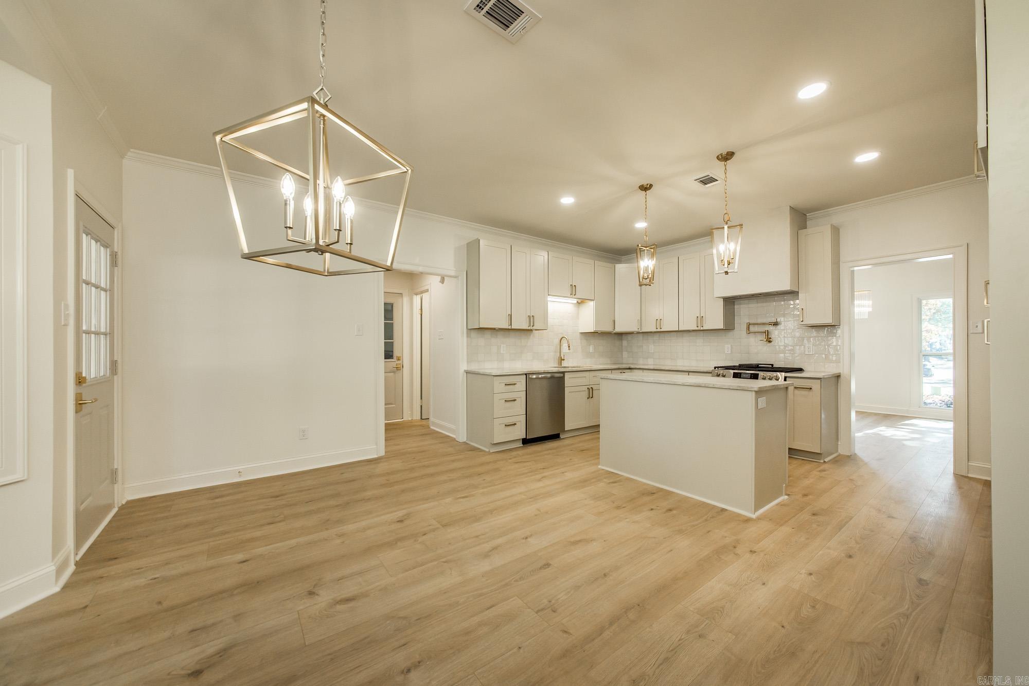 44 Nancy Lopez Court Maumelle, AR 72113