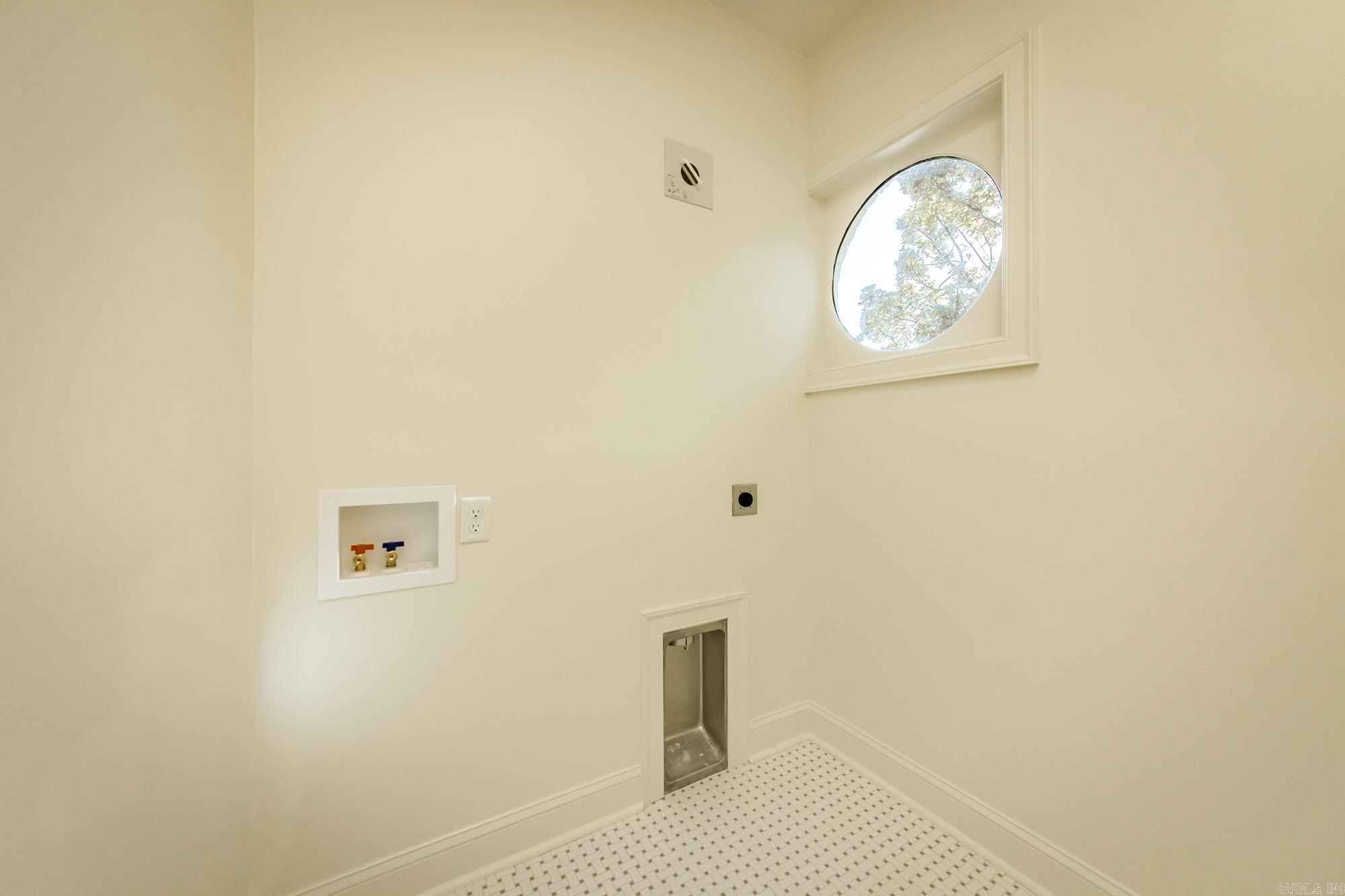 44 Nancy Lopez Court Maumelle, AR 72113