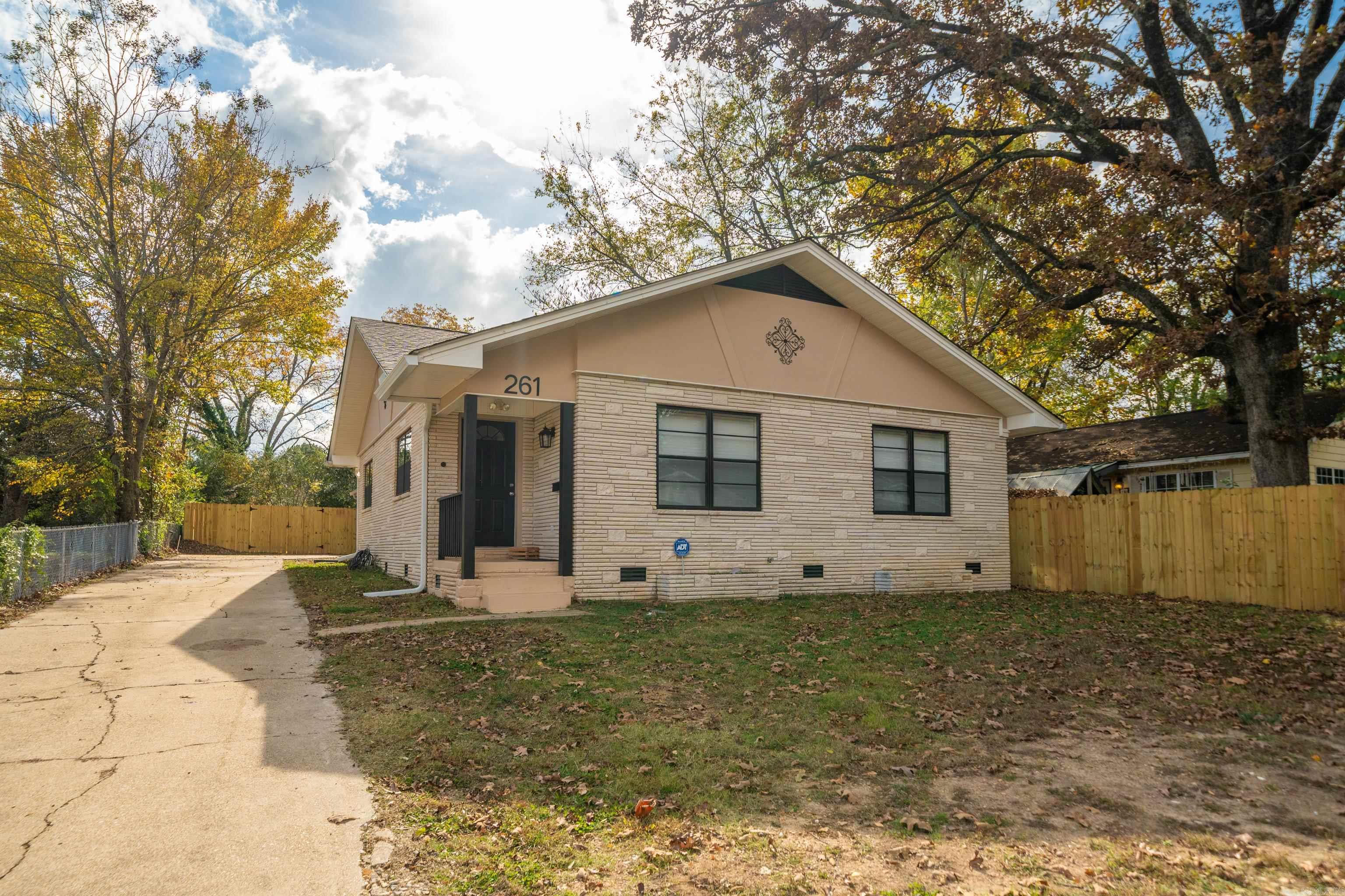 261 woodlawn  Hot Springs, AR