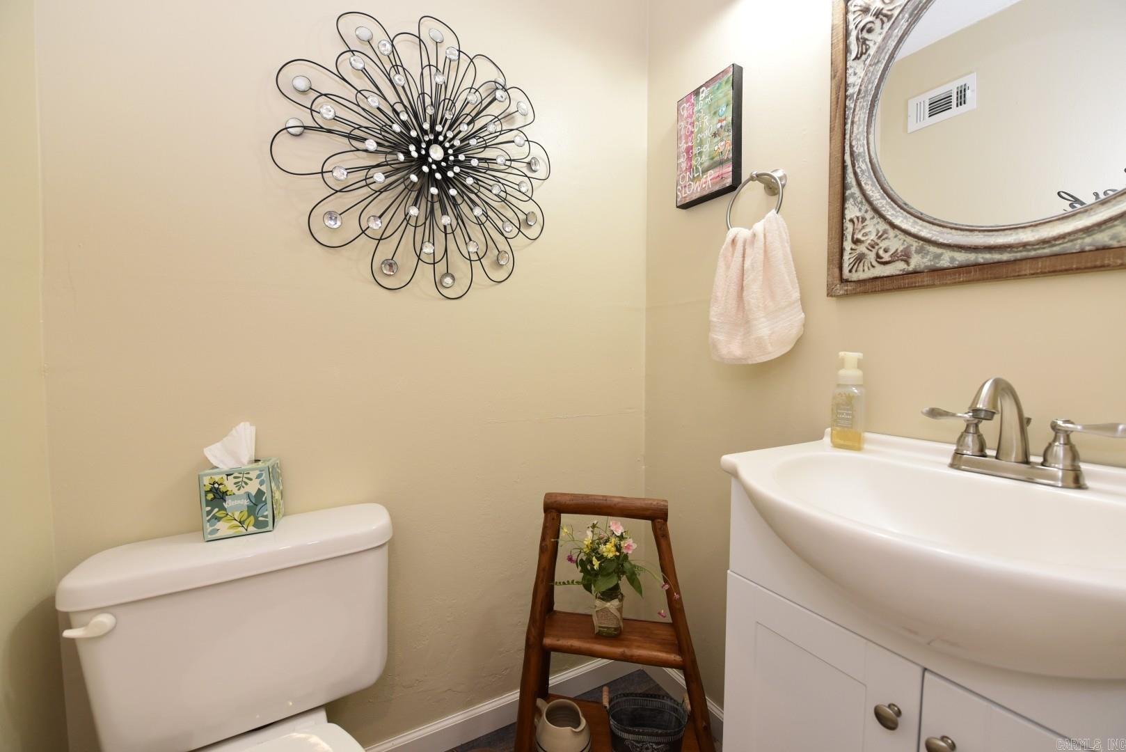 601 Dave Creek  Fairfield Bay, AR