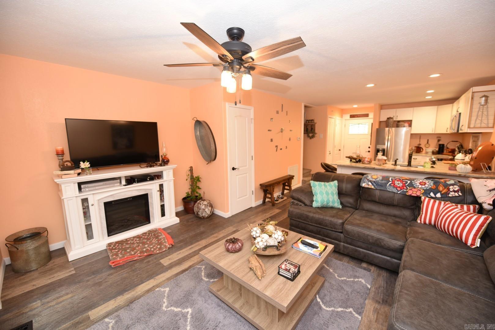 601 Dave Creek  Fairfield Bay, AR