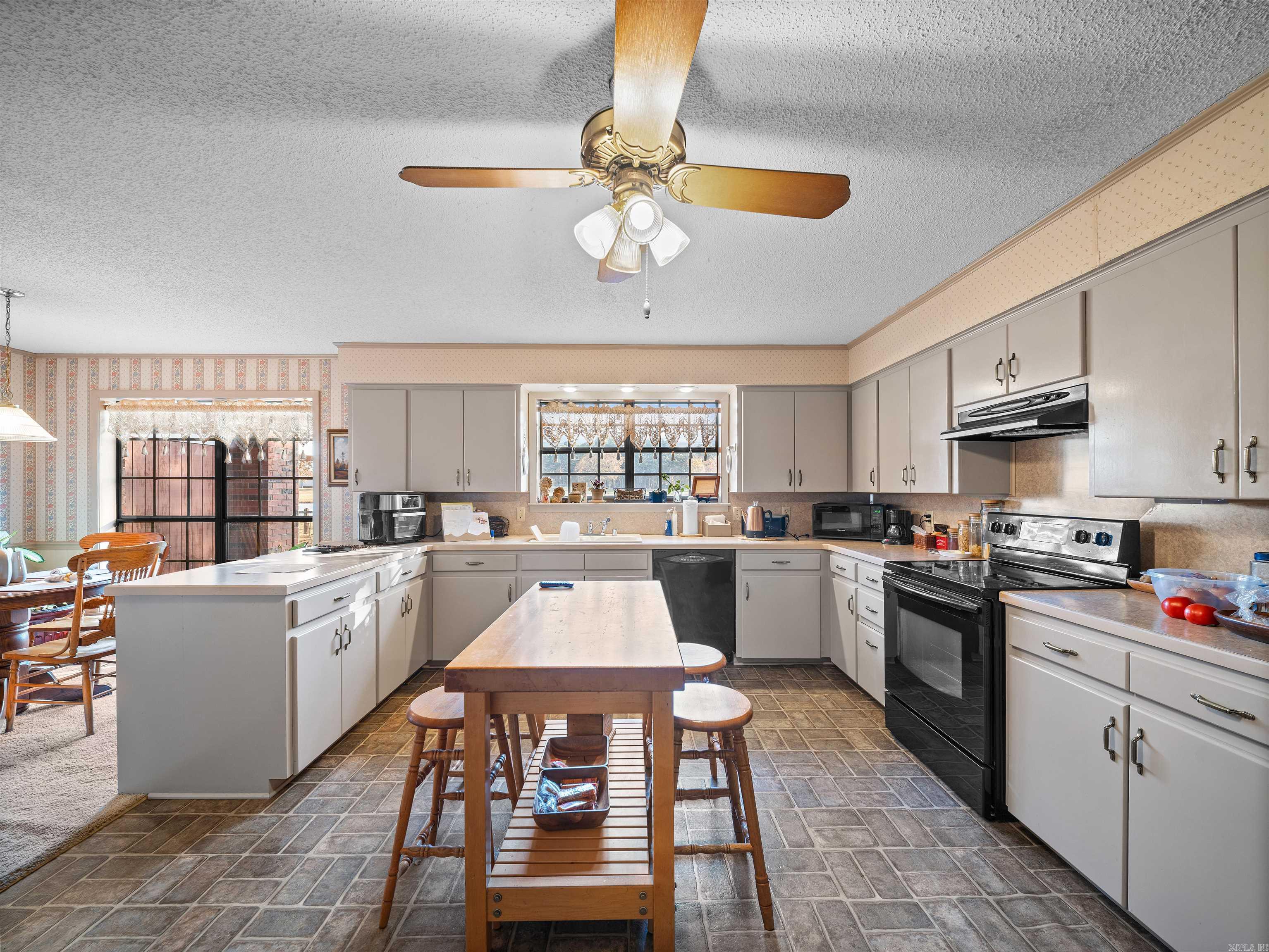 9832 CONGO  Benton, AR