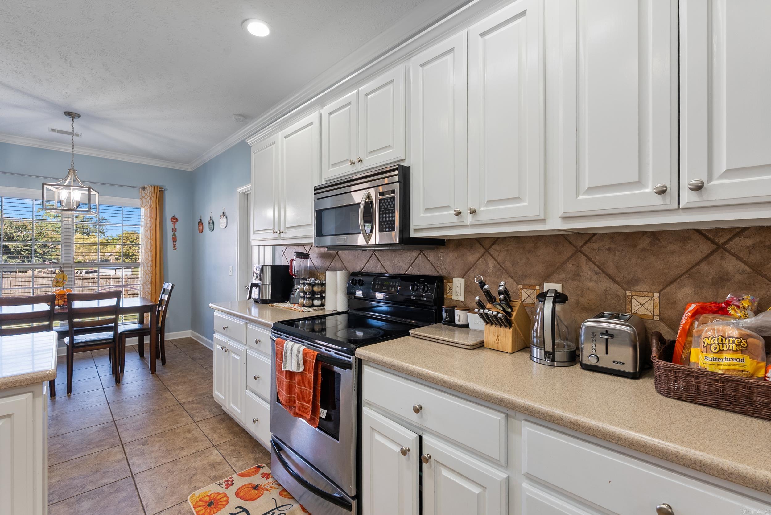 102 Creek Valley Lane Maumelle, AR 72113