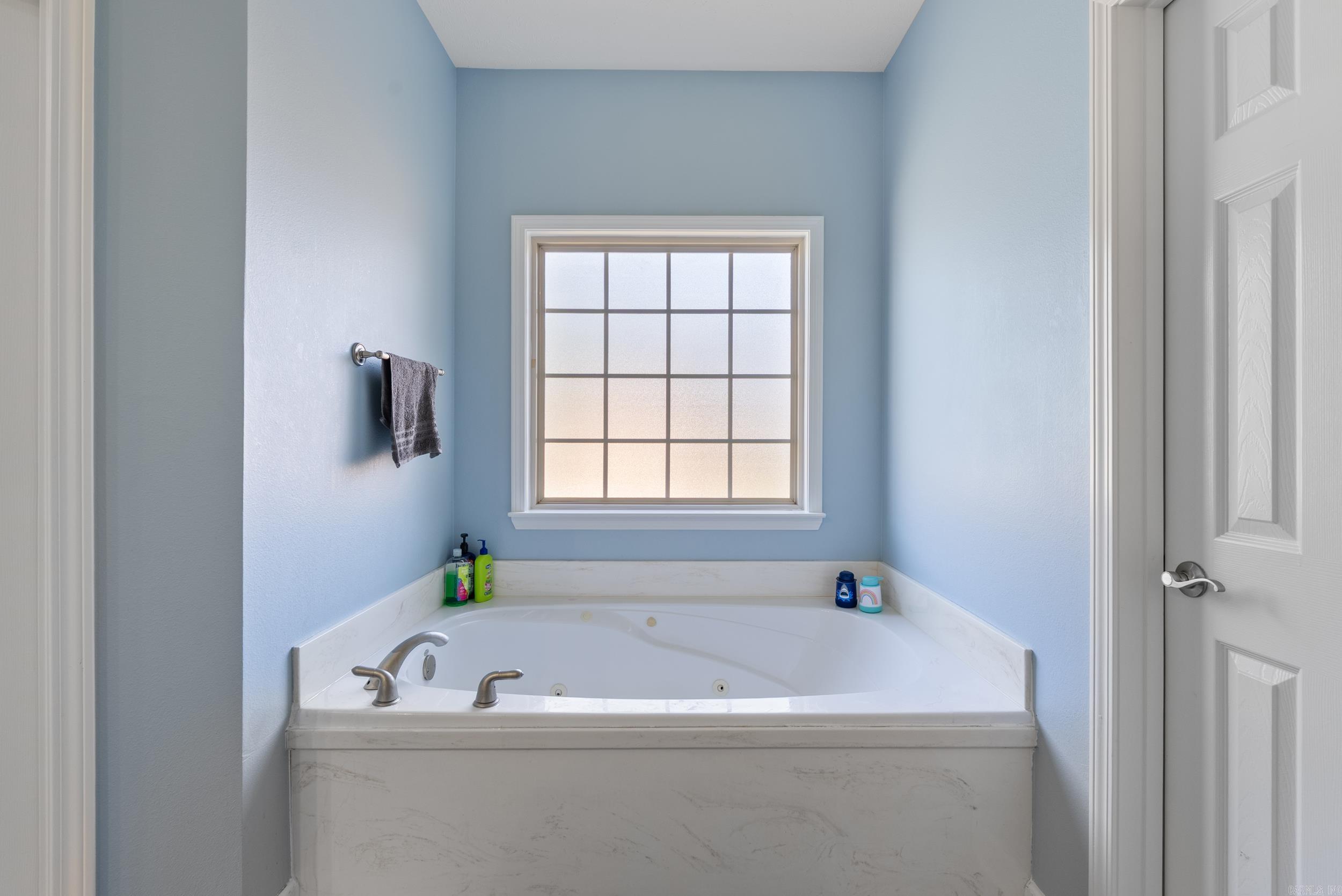 102 Creek Valley Lane Maumelle, AR 72113