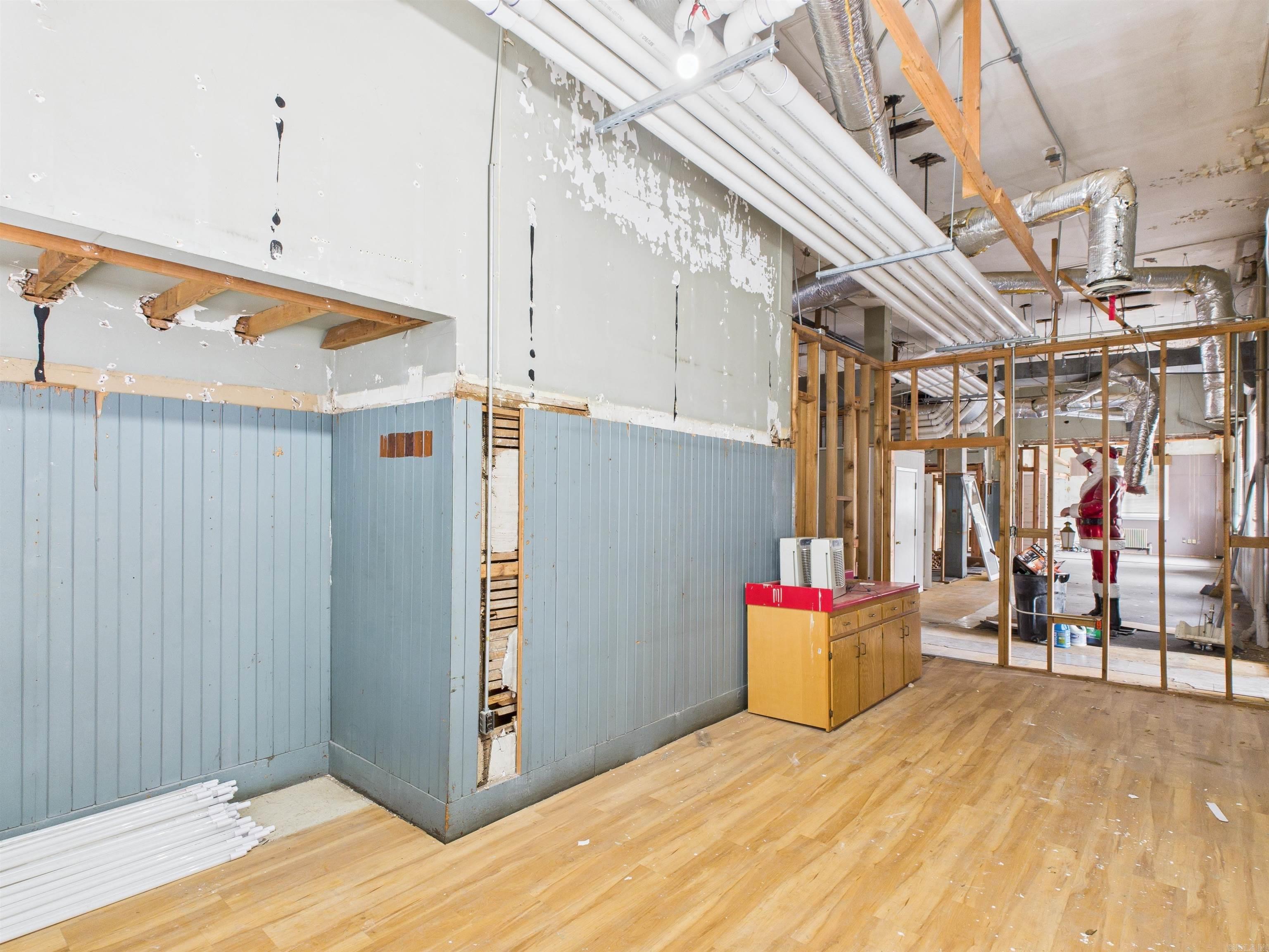 201 N Main  Harrison, AR