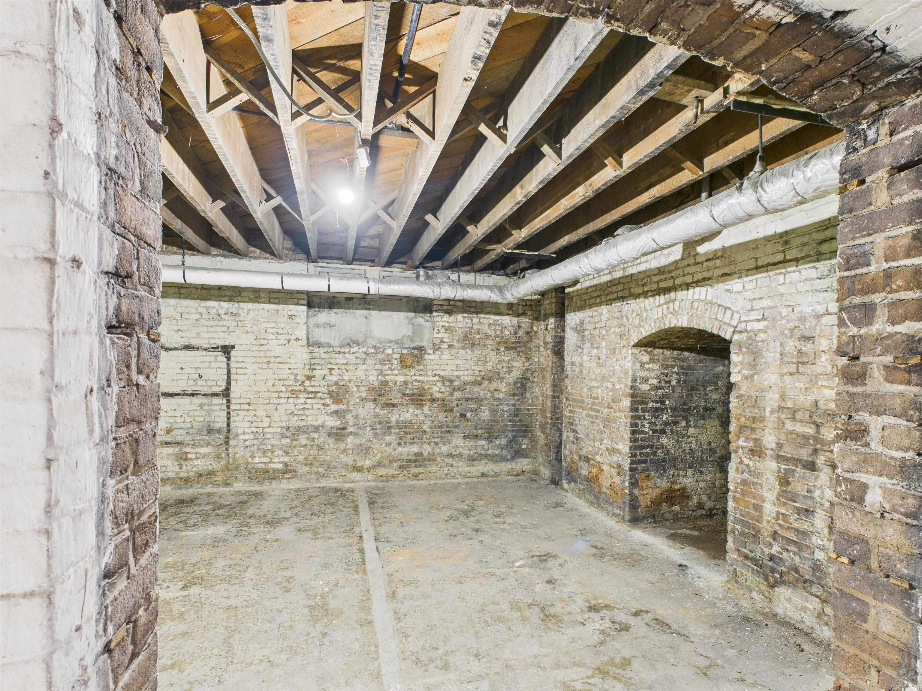 201 N Main  Harrison, AR