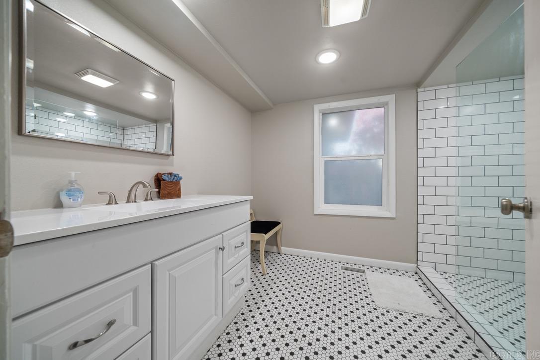 229 Long Island Drive Hot Springs, AR 71913