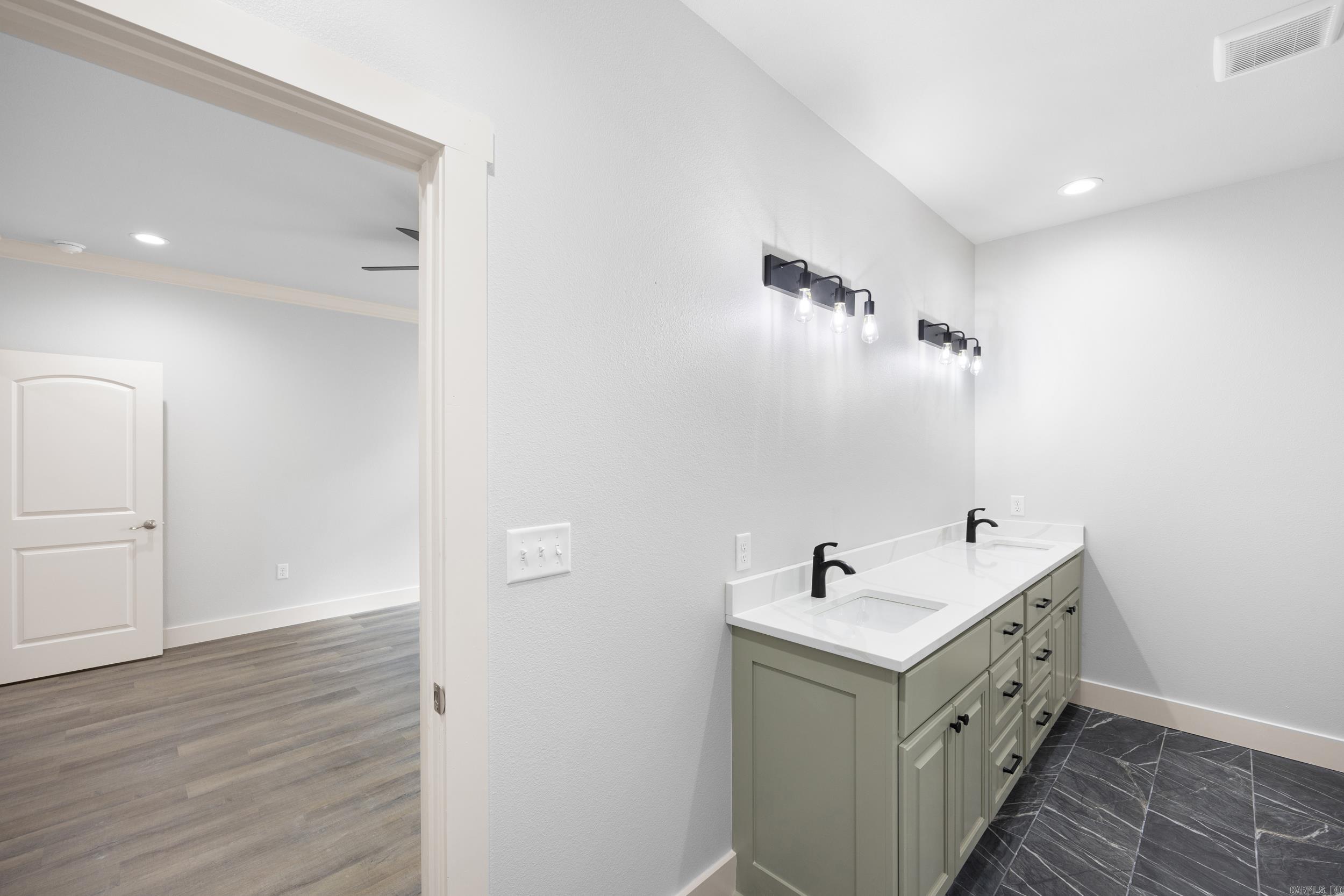 107 Harbor  Russellville, AR