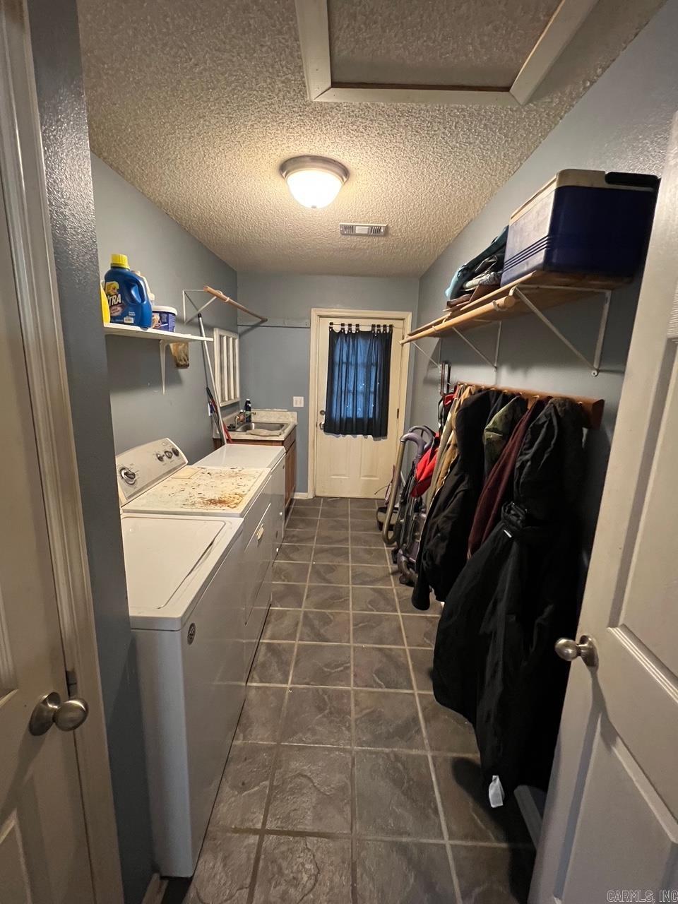 34 Springfield Rd Springfield, AR 72157