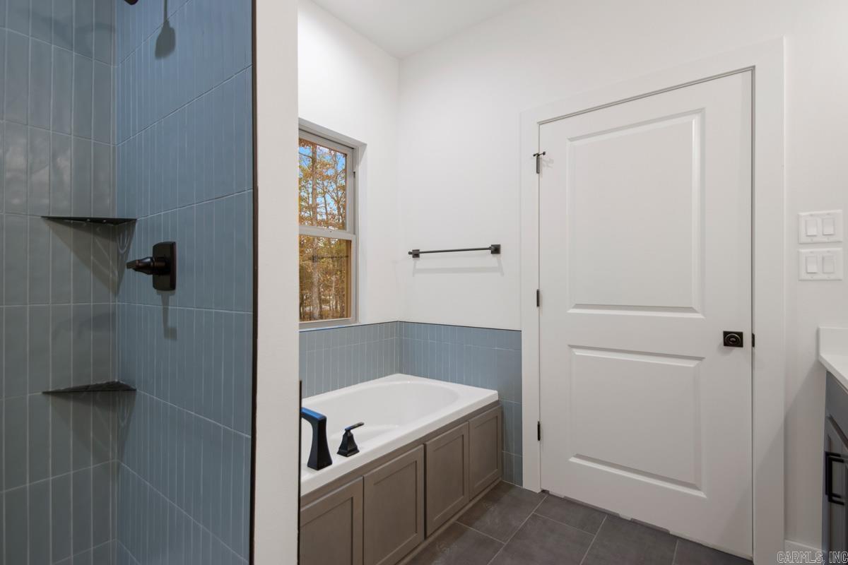 3 Promesa Lane Hot Springs Village, AR 71909