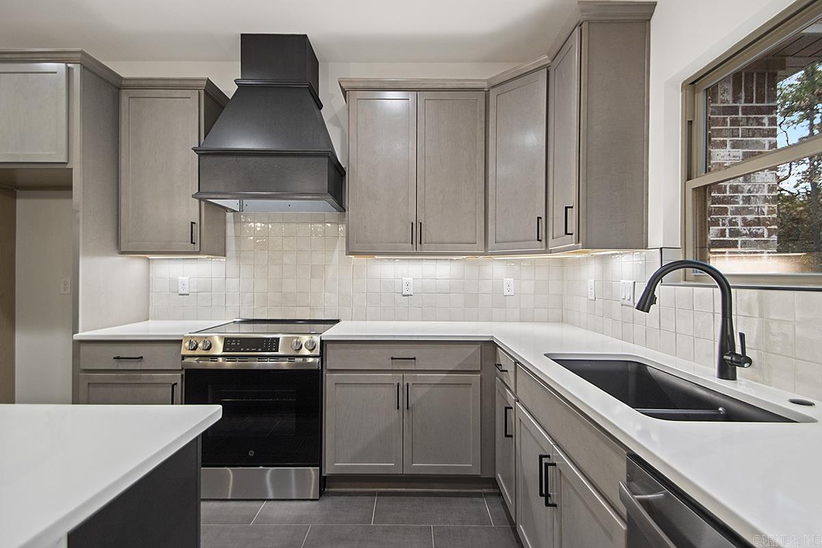 3 Promesa Lane Hot Springs Village, AR 71909