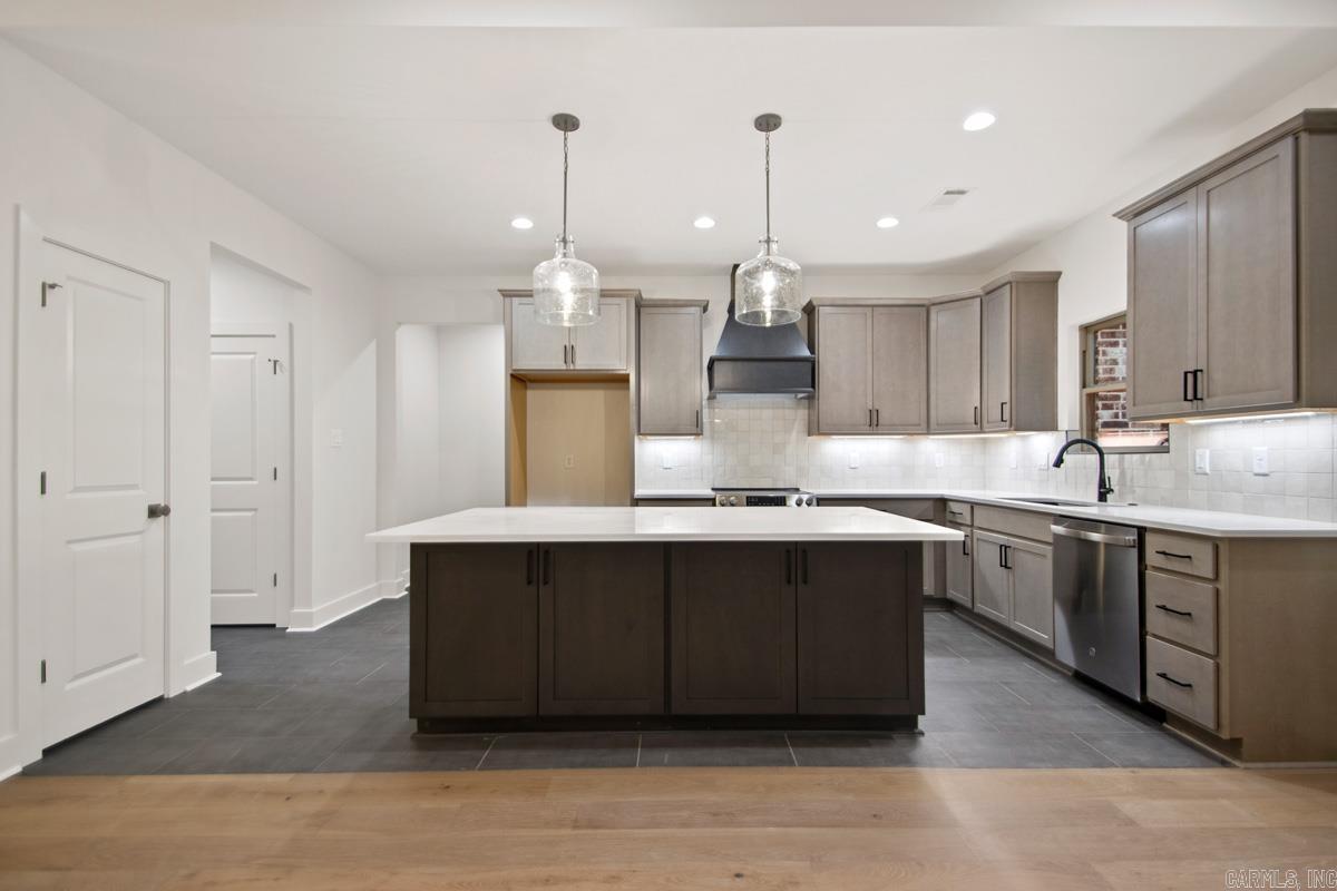 3 Promesa Lane Hot Springs Village, AR 71909