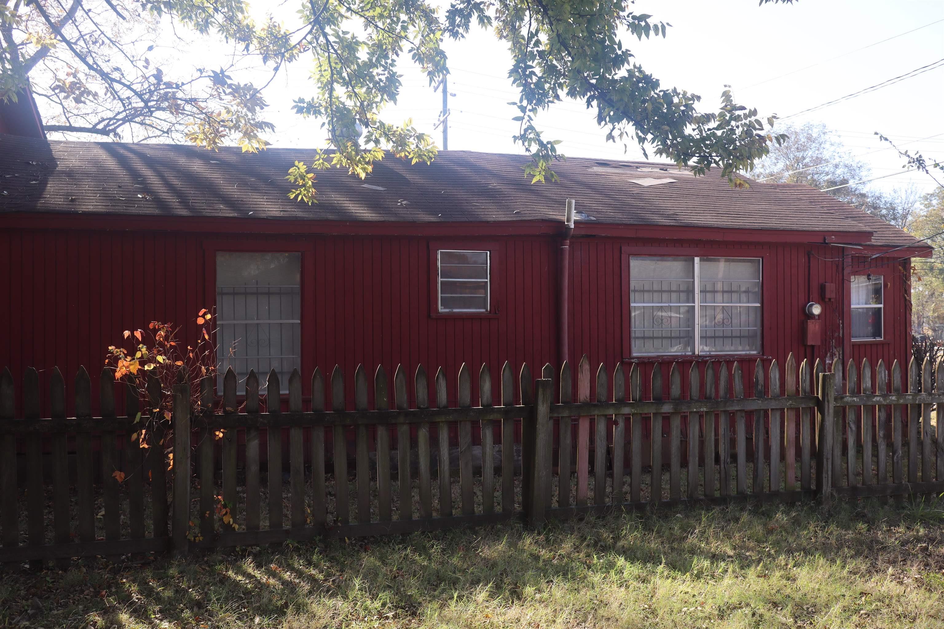 1004 N G St  North Little Rock, AR