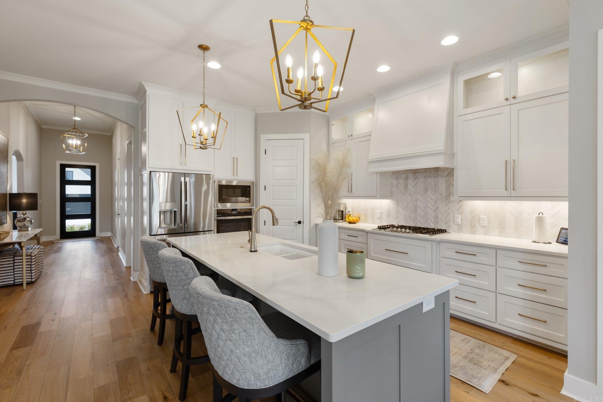 24 Mountain Brook Road Little Rock, AR 72223