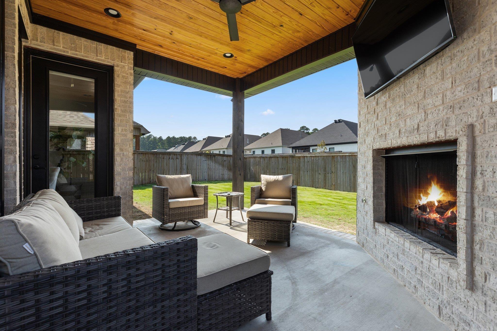 24 Mountain Brook Road Little Rock, AR 72223