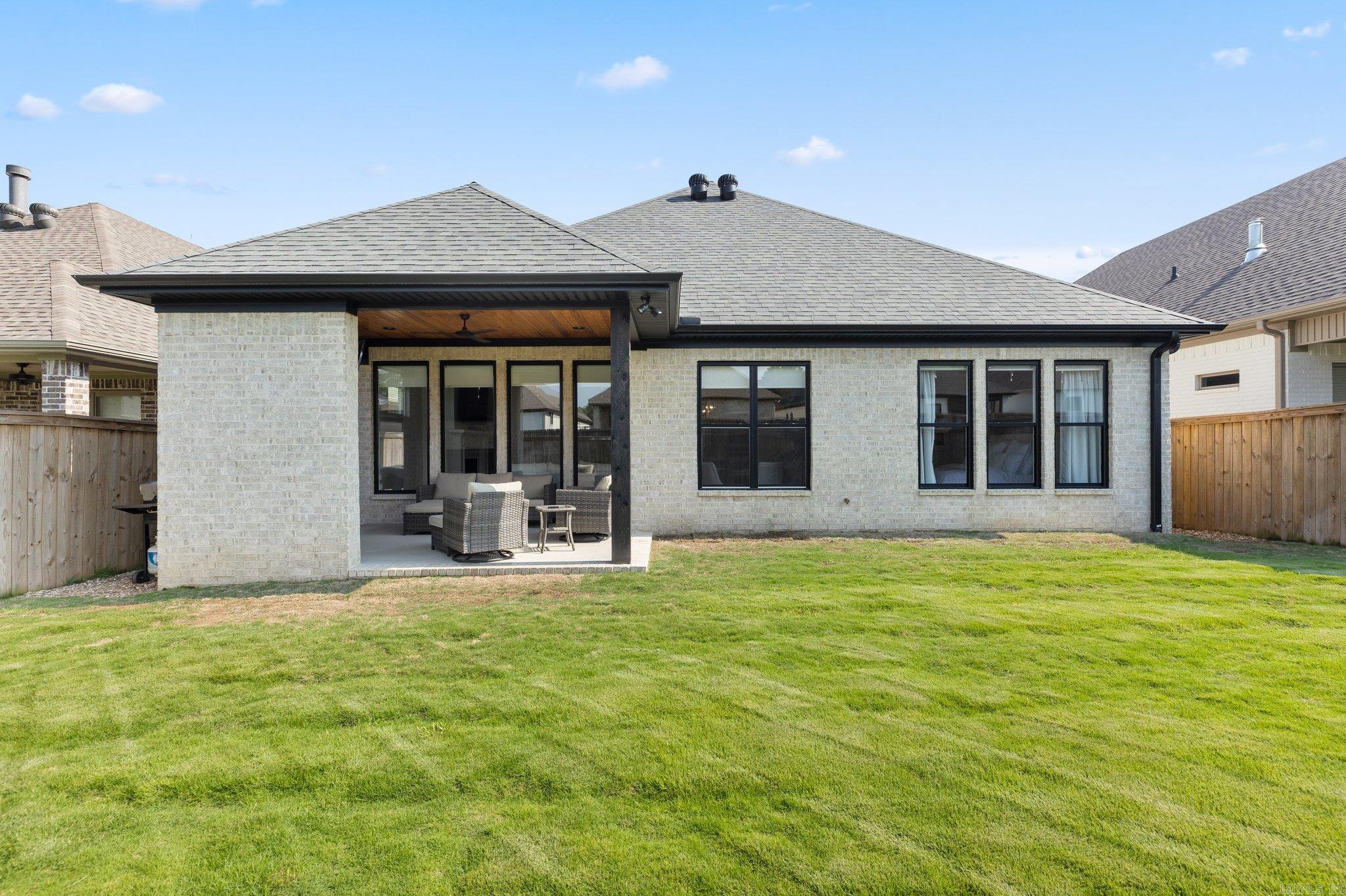 24 Mountain Brook Road Little Rock, AR 72223