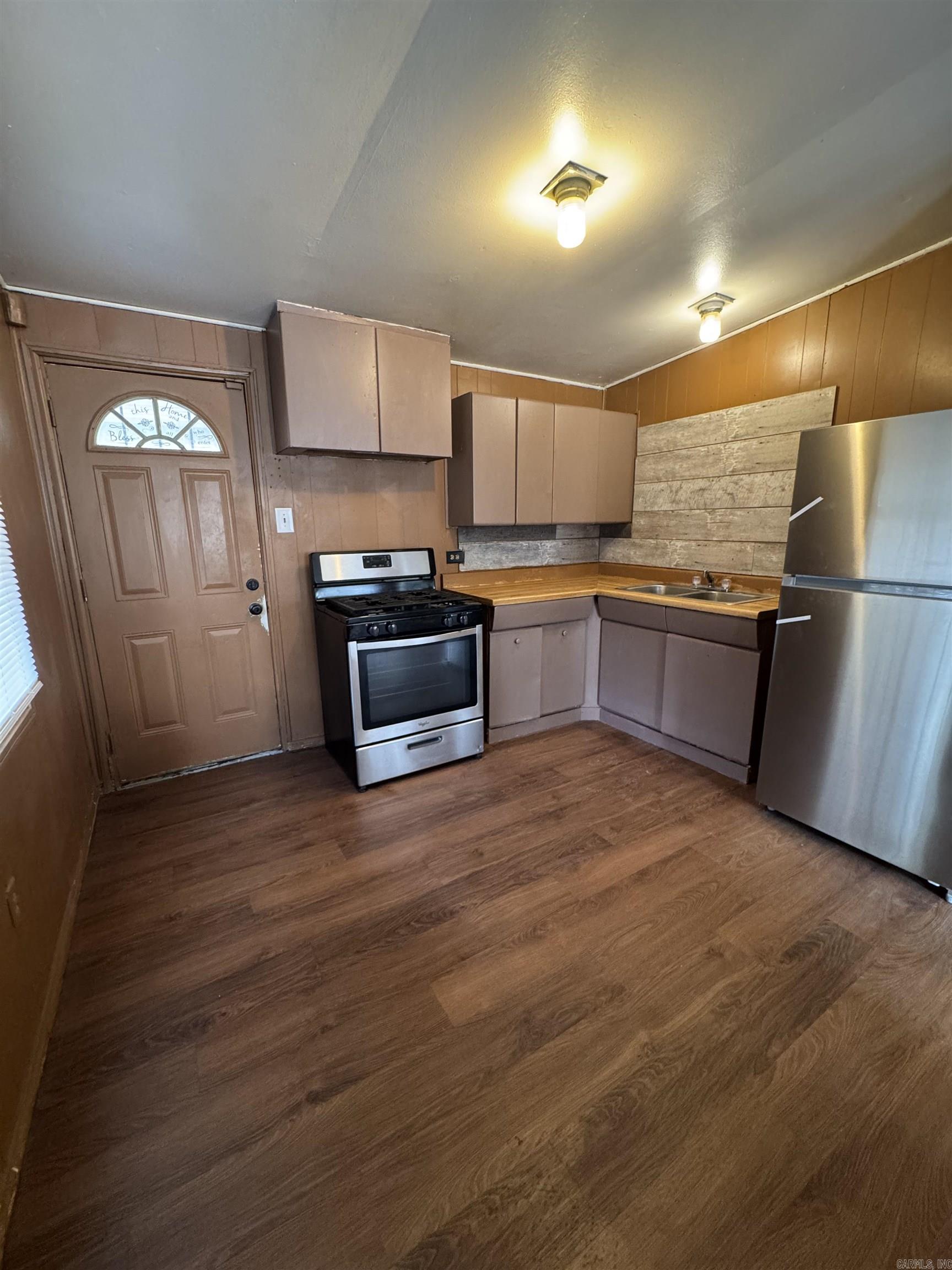 3203 S Iris St  Pine Bluff, AR