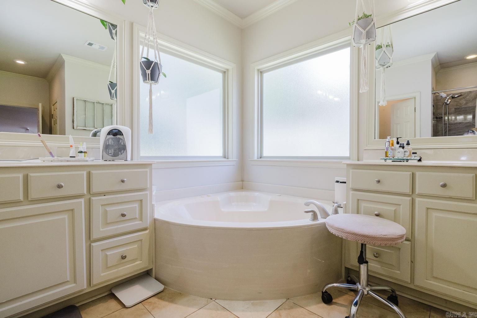 51 Waters Edge Drive Little Rock, AR 72204-8645