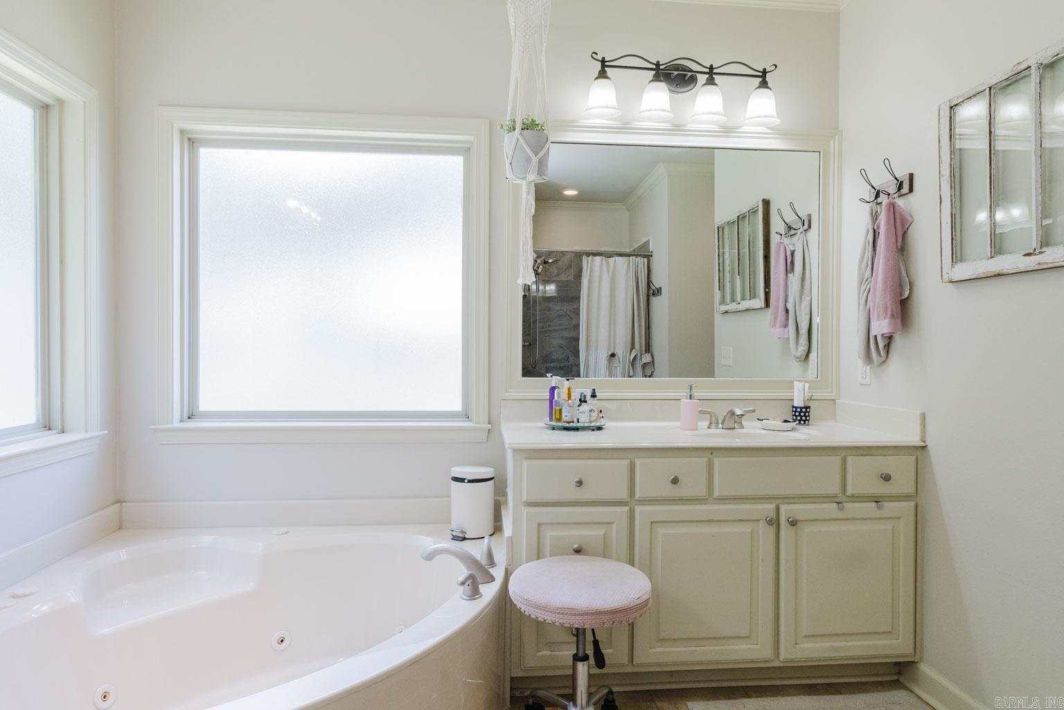 51 Waters Edge Drive Little Rock, AR 72204-8645