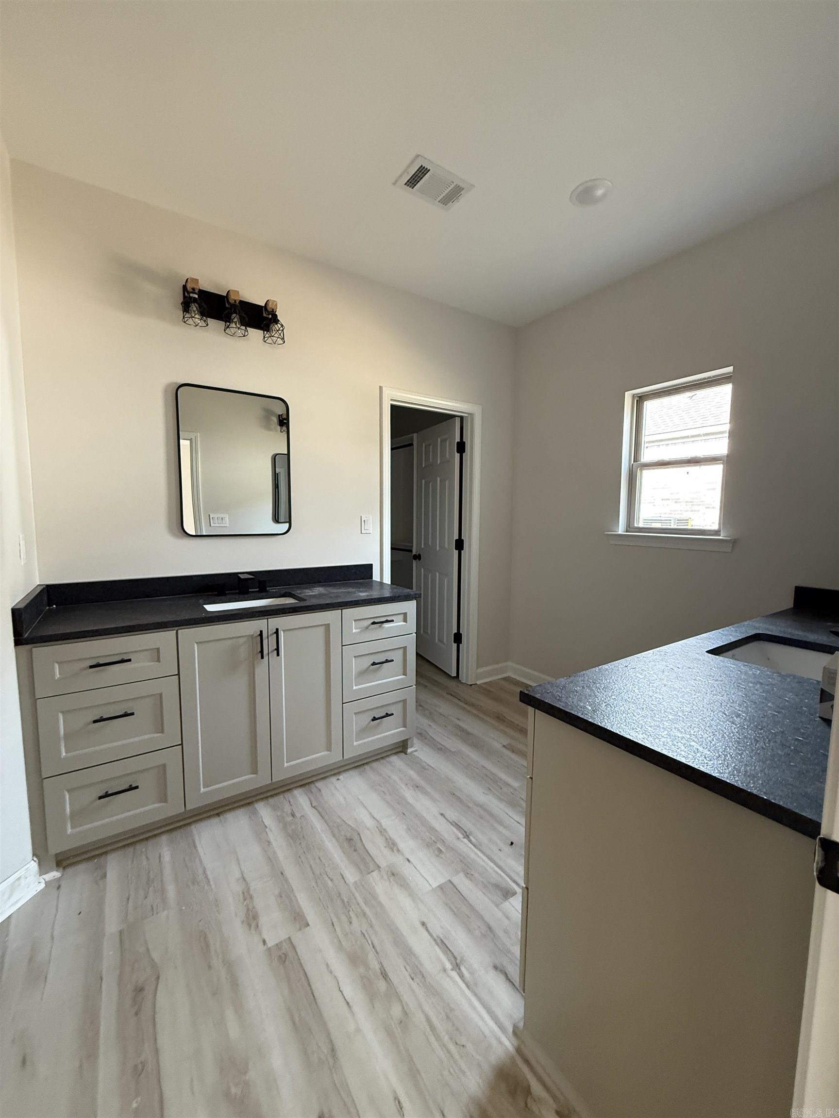 510 Madeleine  Austin, AR