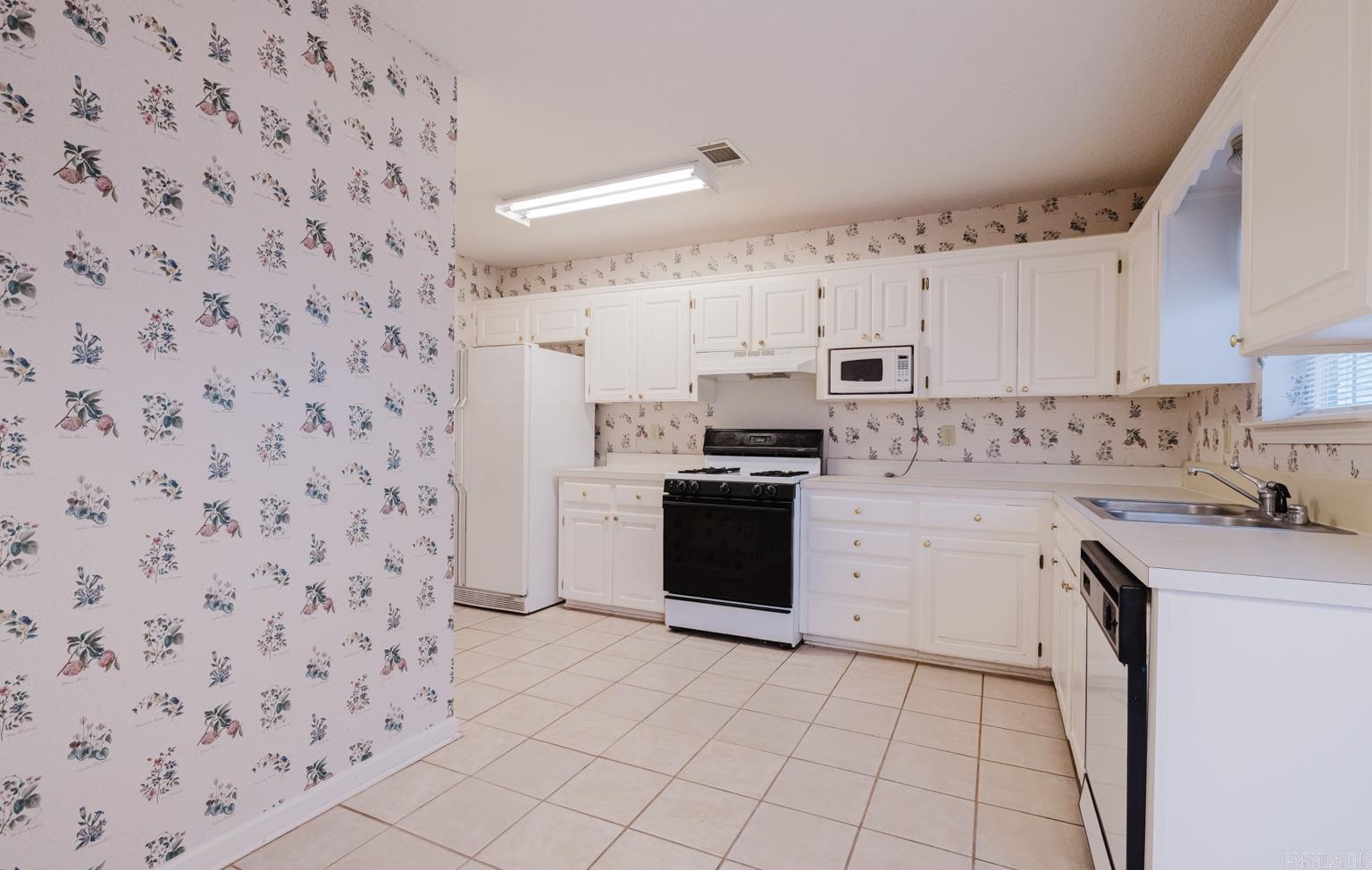 1906 Pine Circle Bryant, AR 72022-9999