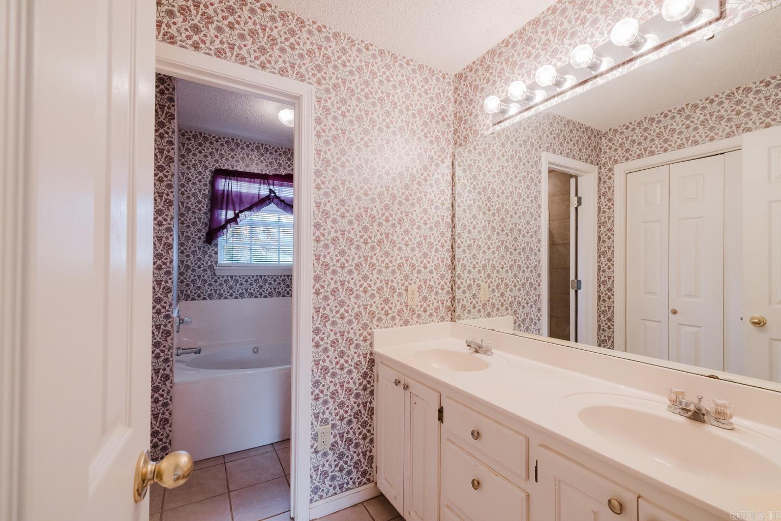 1906 Pine Circle Bryant, AR 72022-9999