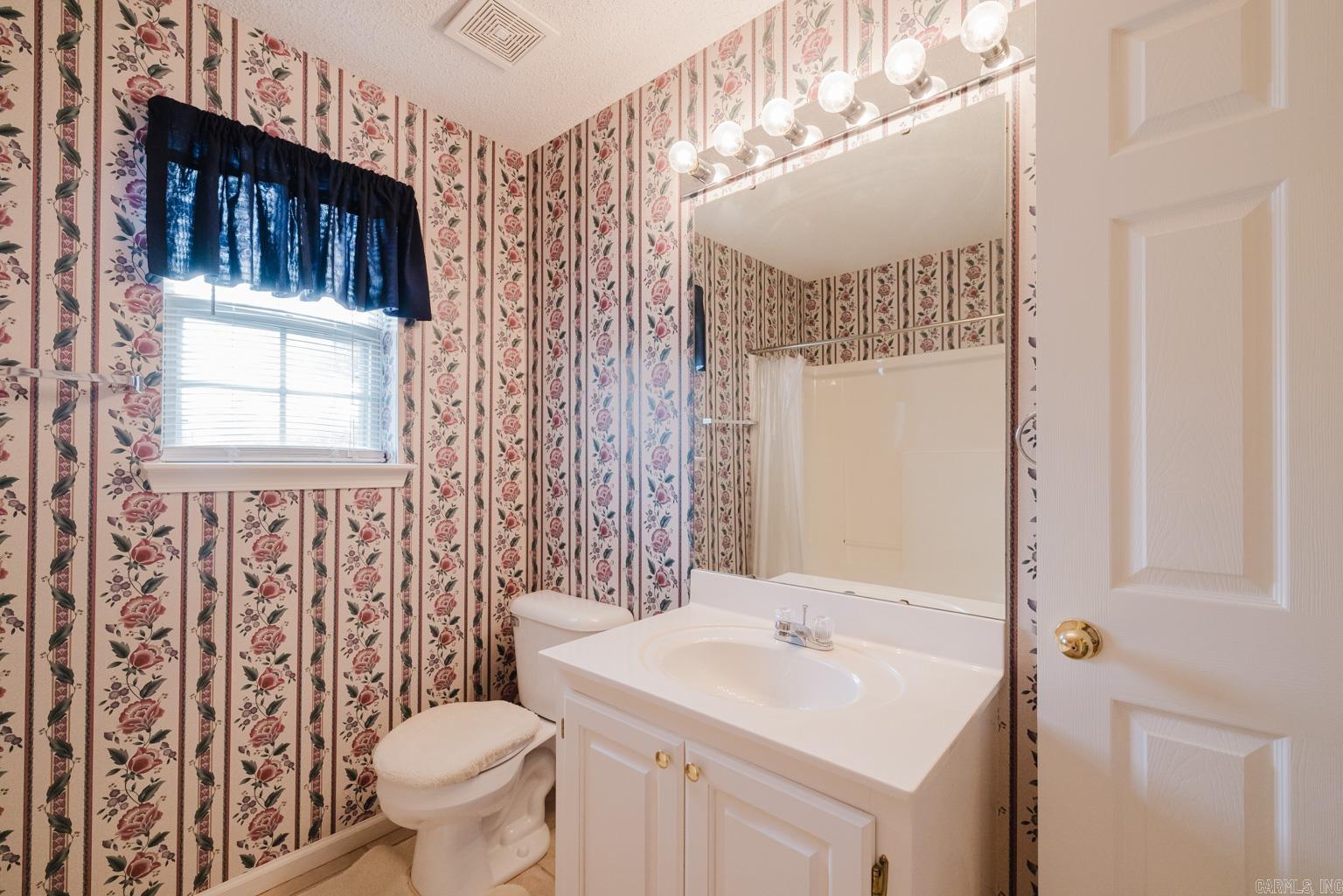 1906 Pine Circle Bryant, AR 72022-9999