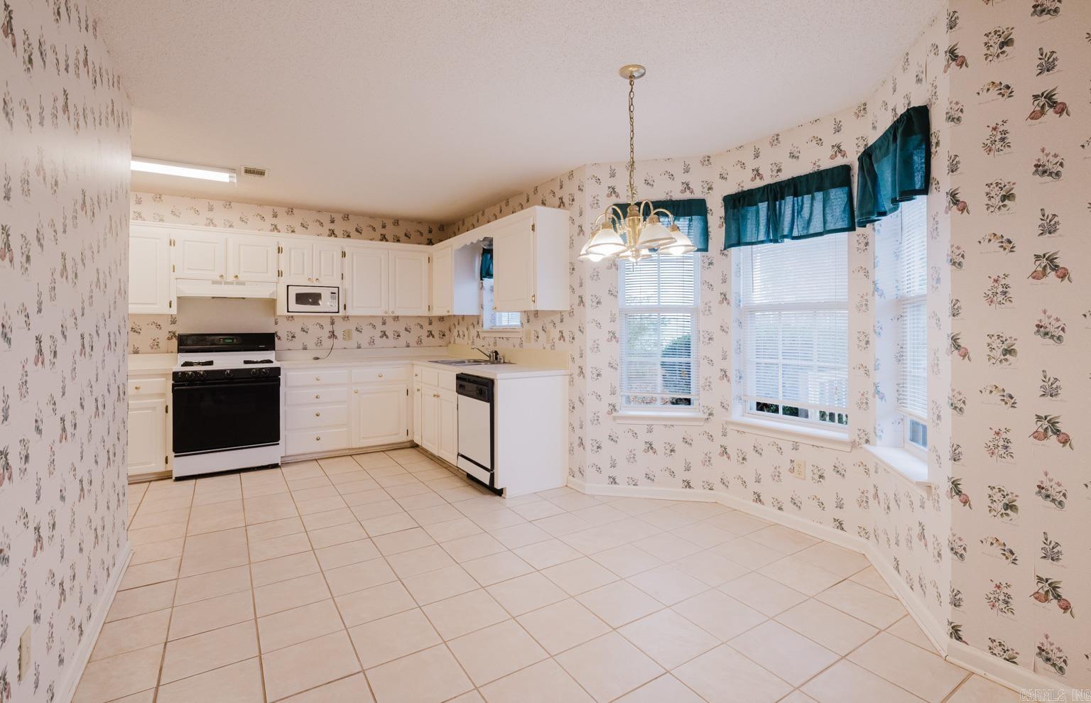 1906 Pine Circle Bryant, AR 72022-9999