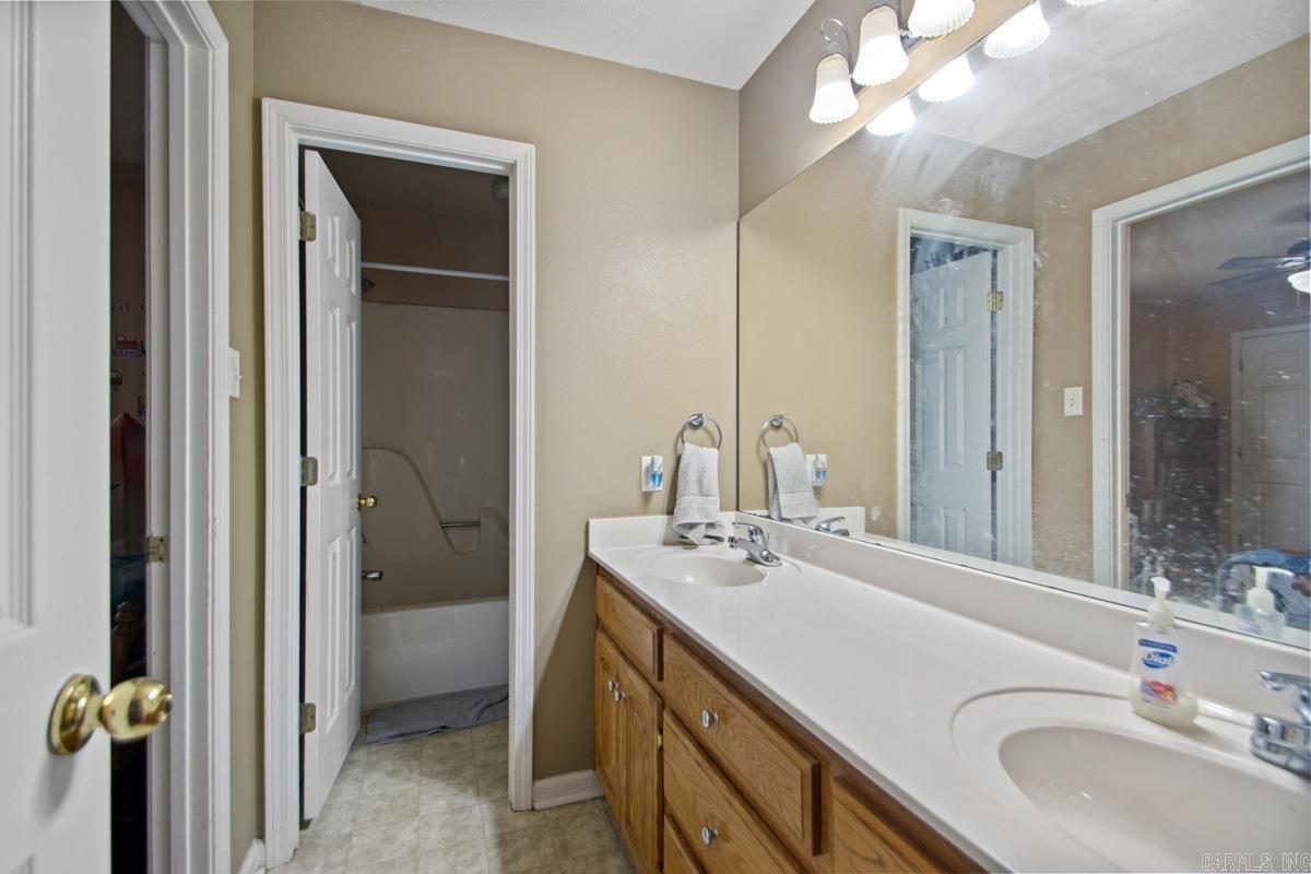 2804 Falcon  Benton, AR