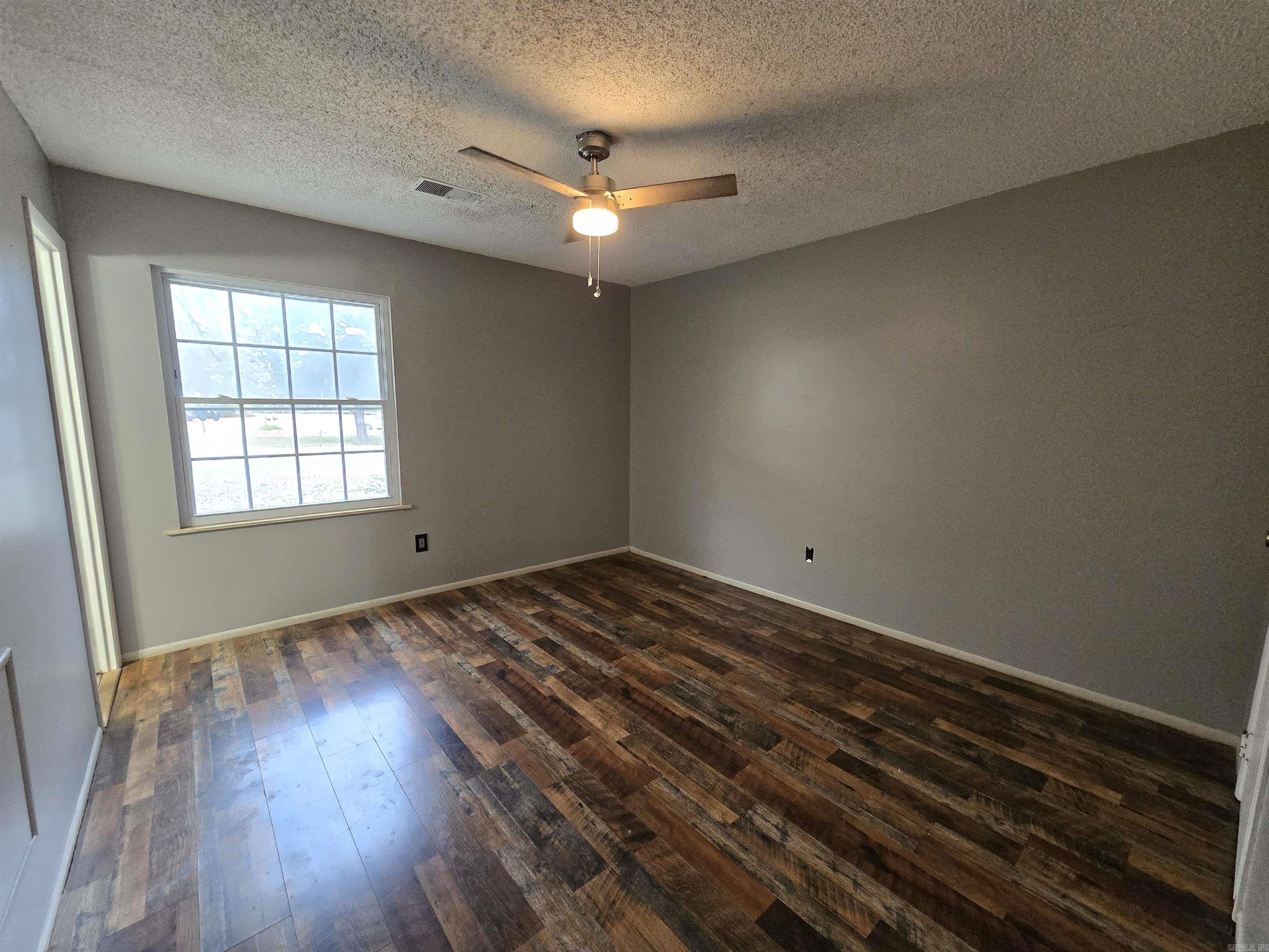 409 Bomber BLVD  Mountain Home, AR