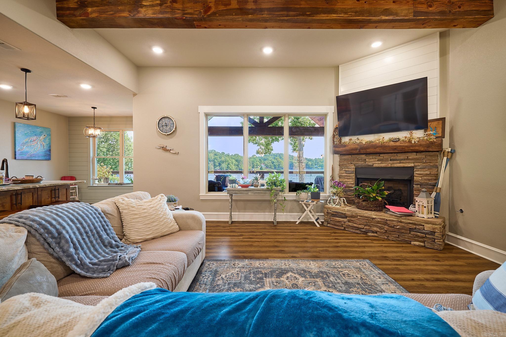 16728 Cabes Point Road Alexander, AR 72002