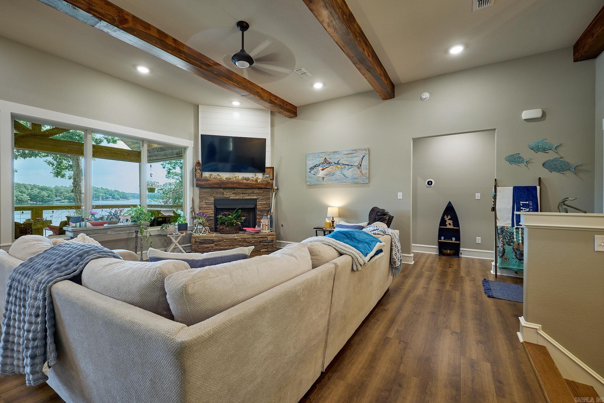 16728 Cabes Point Road Alexander, AR 72002