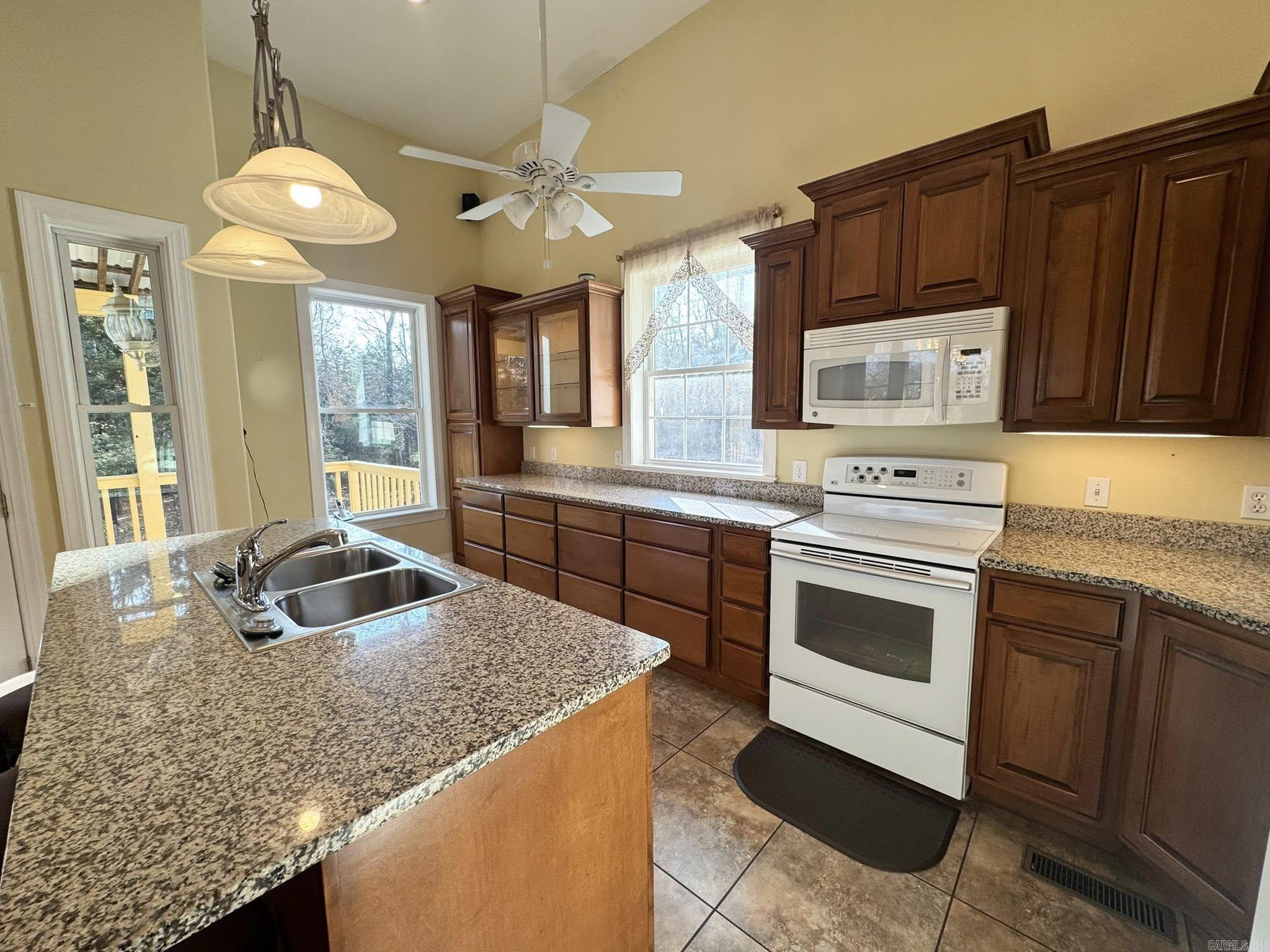 318 S Riggsville  Mountain View, AR