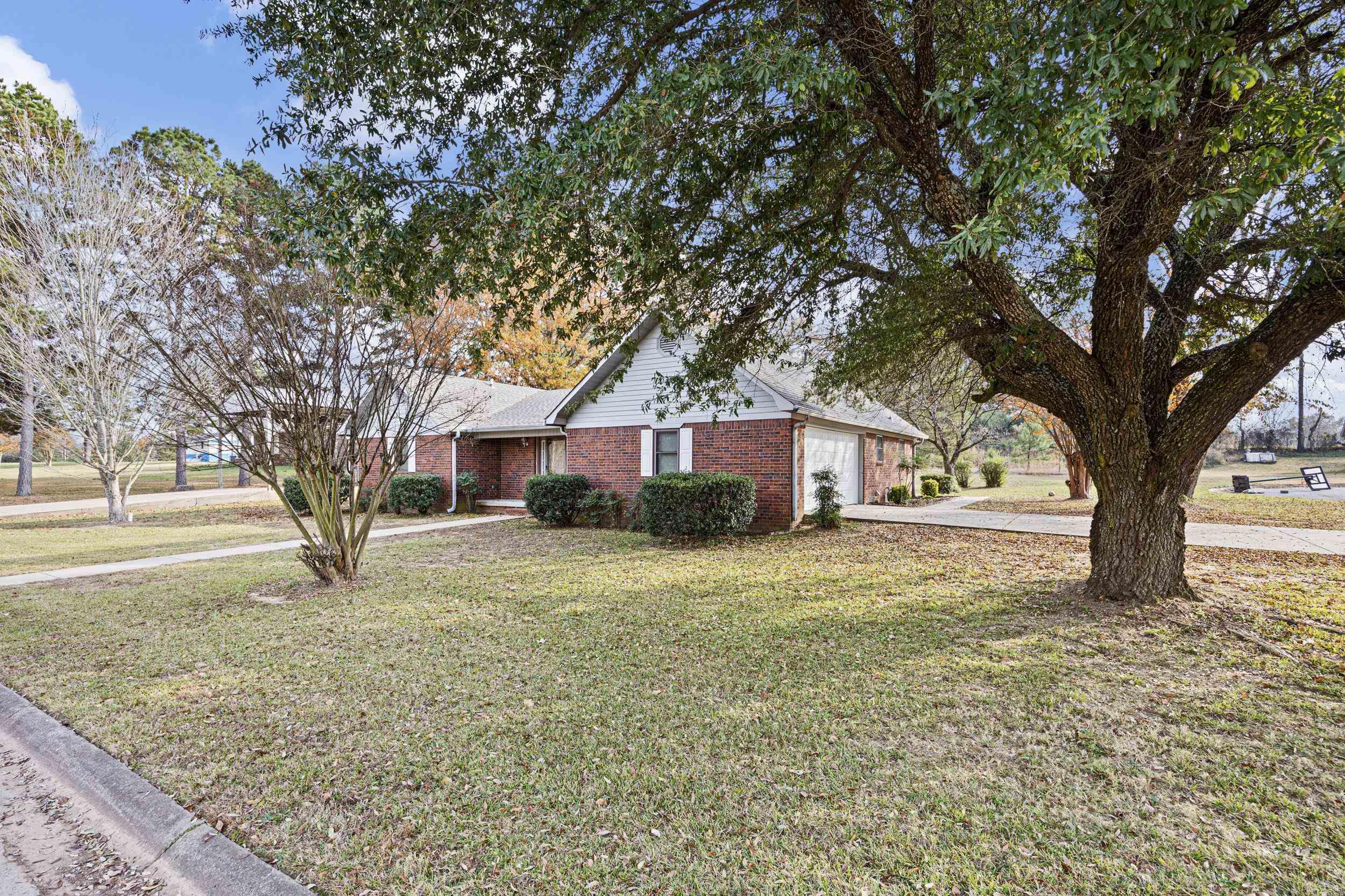 201 MEADOW LYNN  Morrilton, AR