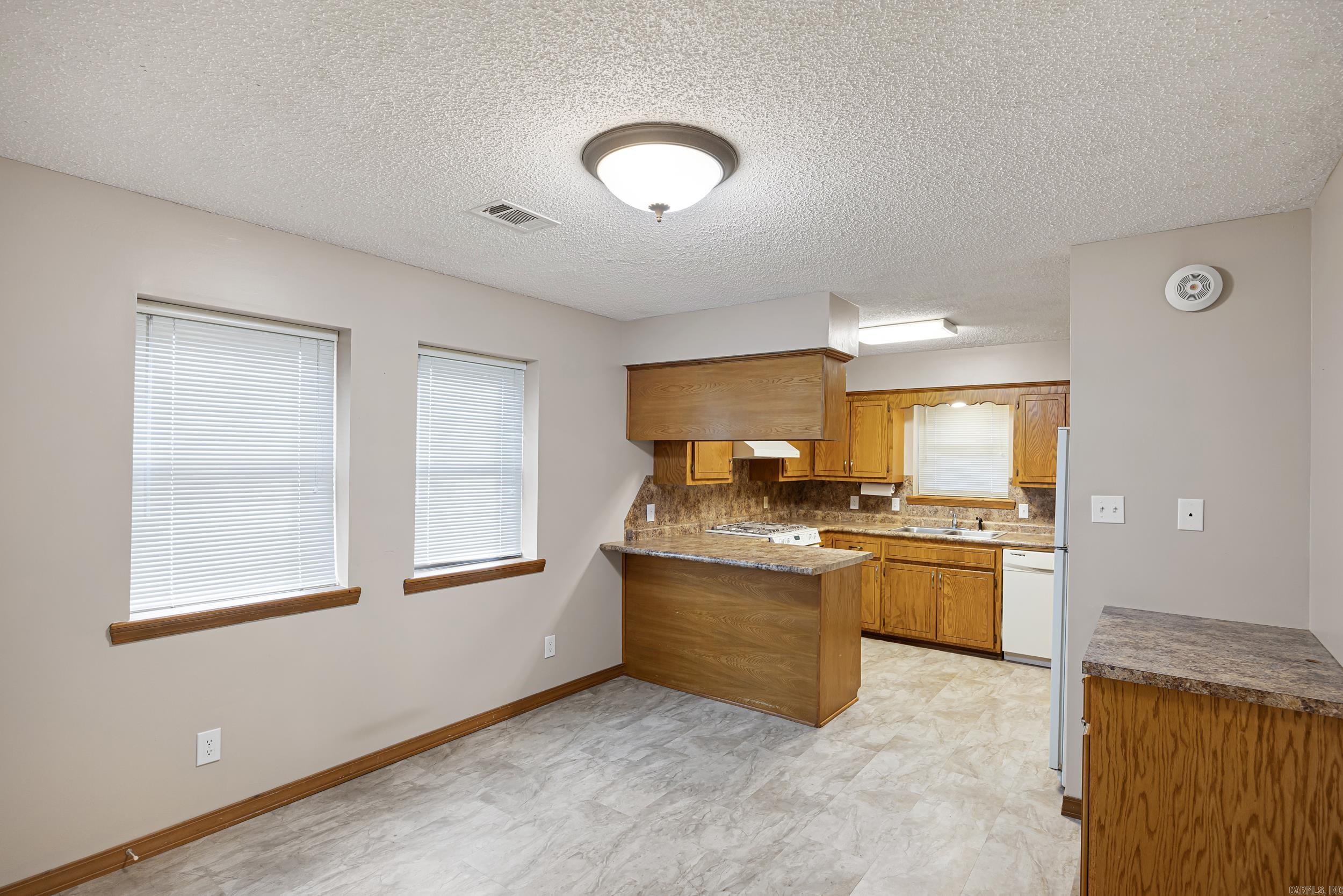 201 MEADOW LYNN  Morrilton, AR