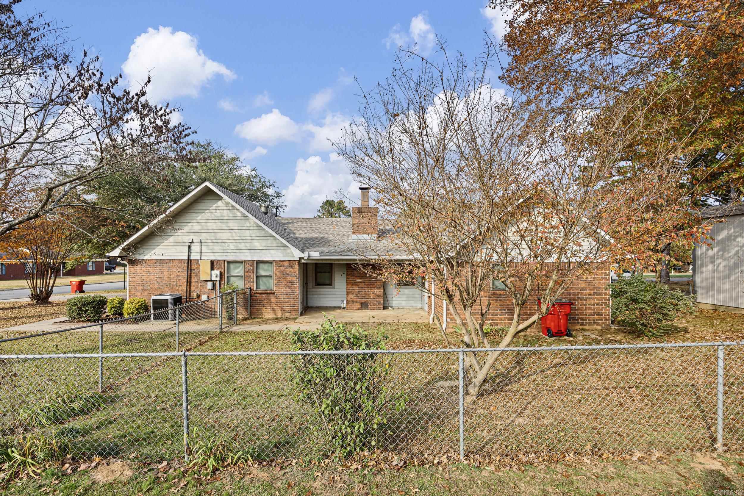 201 MEADOW LYNN  Morrilton, AR