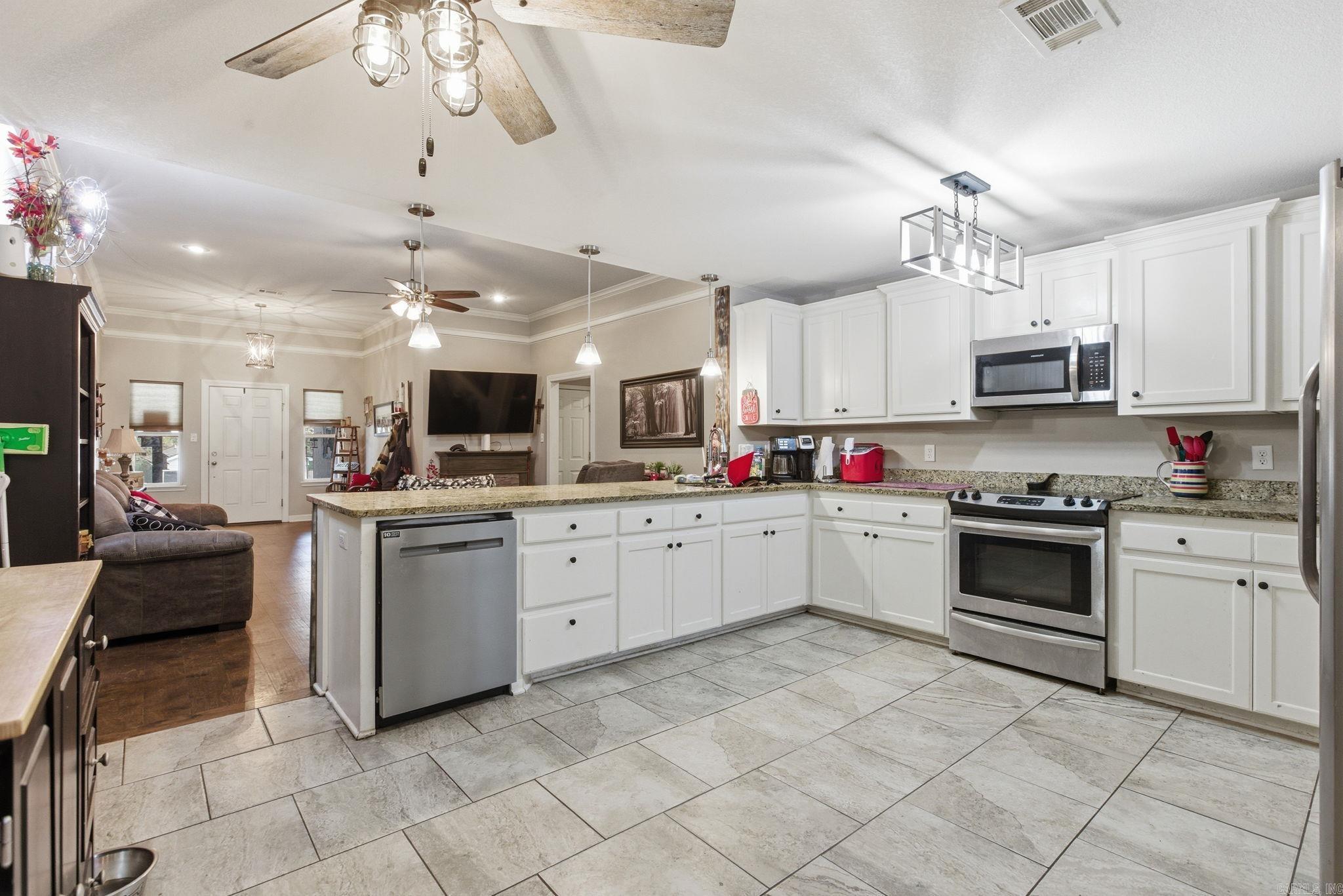 417 S Shady Benton, AR 72015