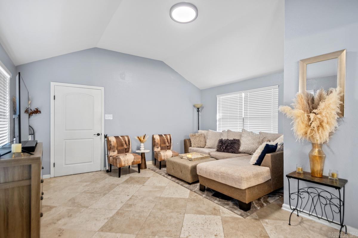 11 Hickory Court Little Rock, AR 72210