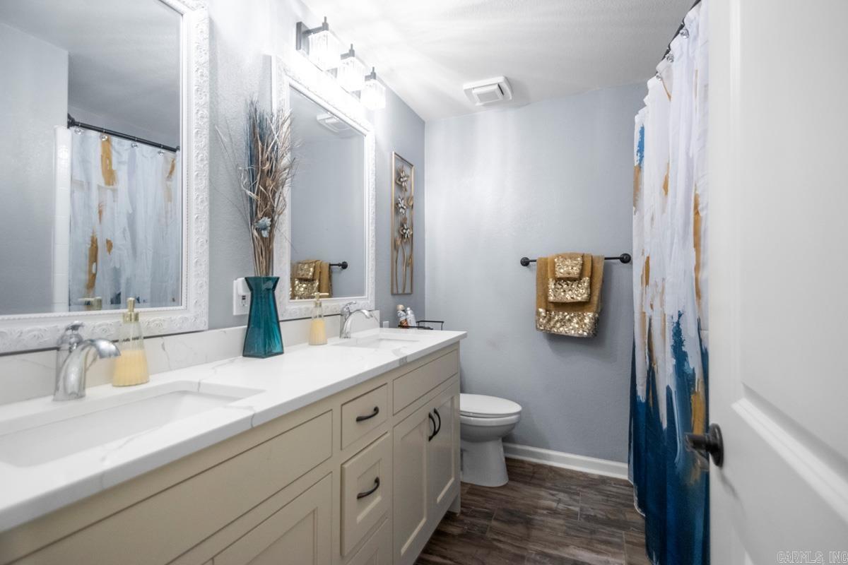 11 Hickory Court Little Rock, AR 72210