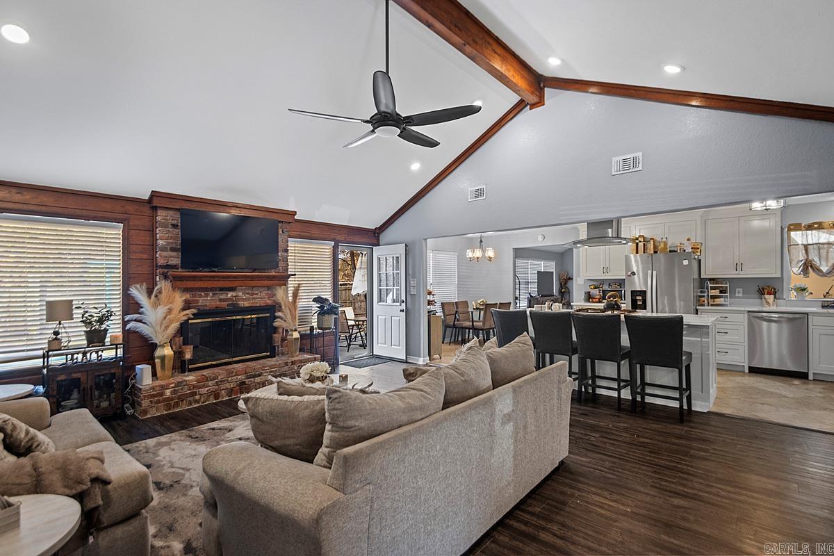 11 Hickory Court Little Rock, AR 72210