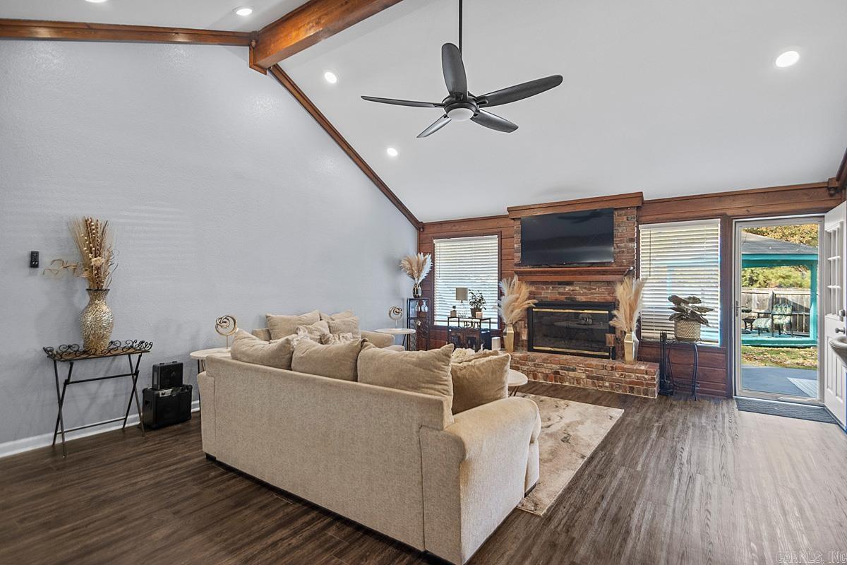 11 Hickory Court Little Rock, AR 72210