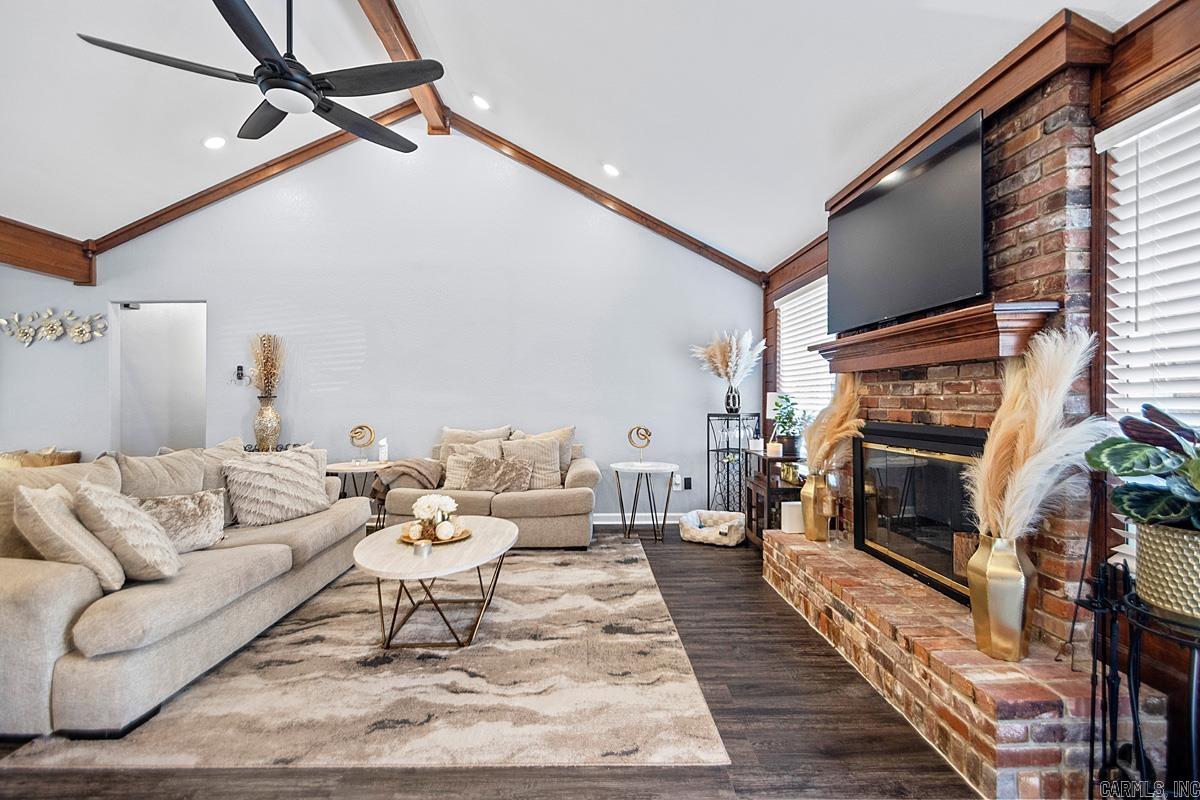 11 Hickory Court Little Rock, AR 72210