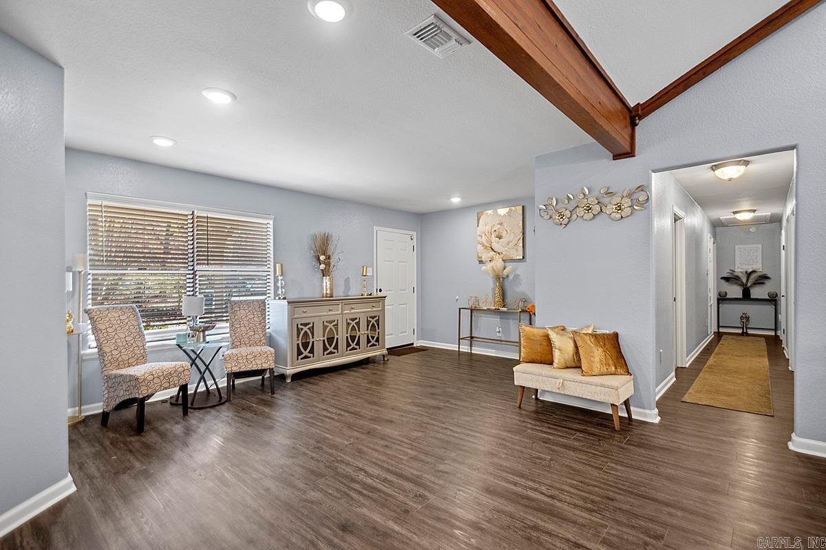 11 Hickory Court Little Rock, AR 72210