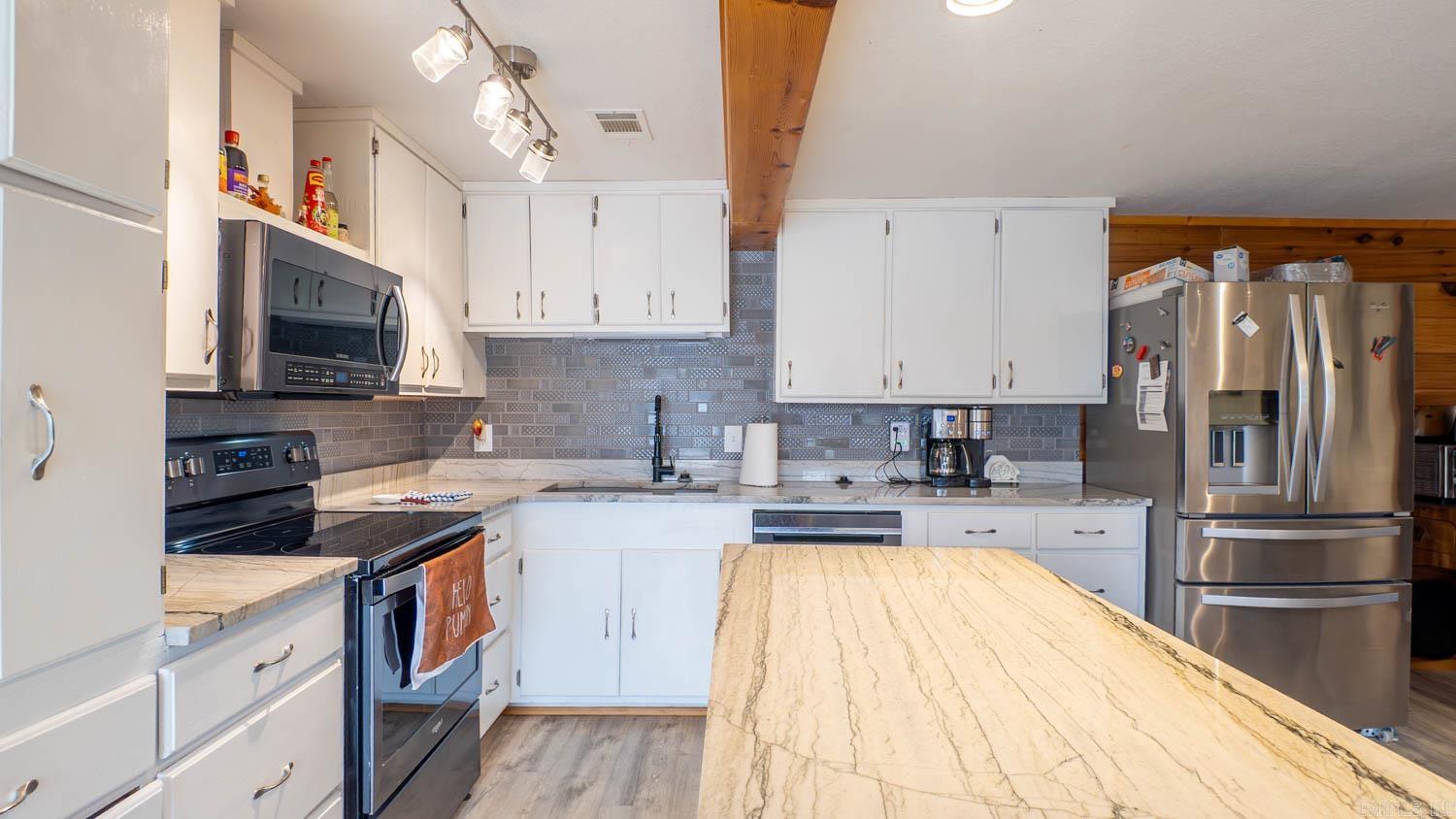 1145 Broadleaf Road Mammoth Spring, AR 72554