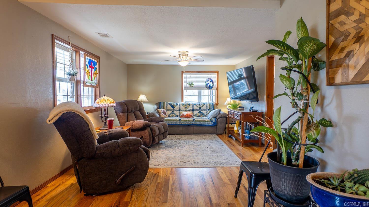 1145 Broadleaf Road Mammoth Spring, AR 72554