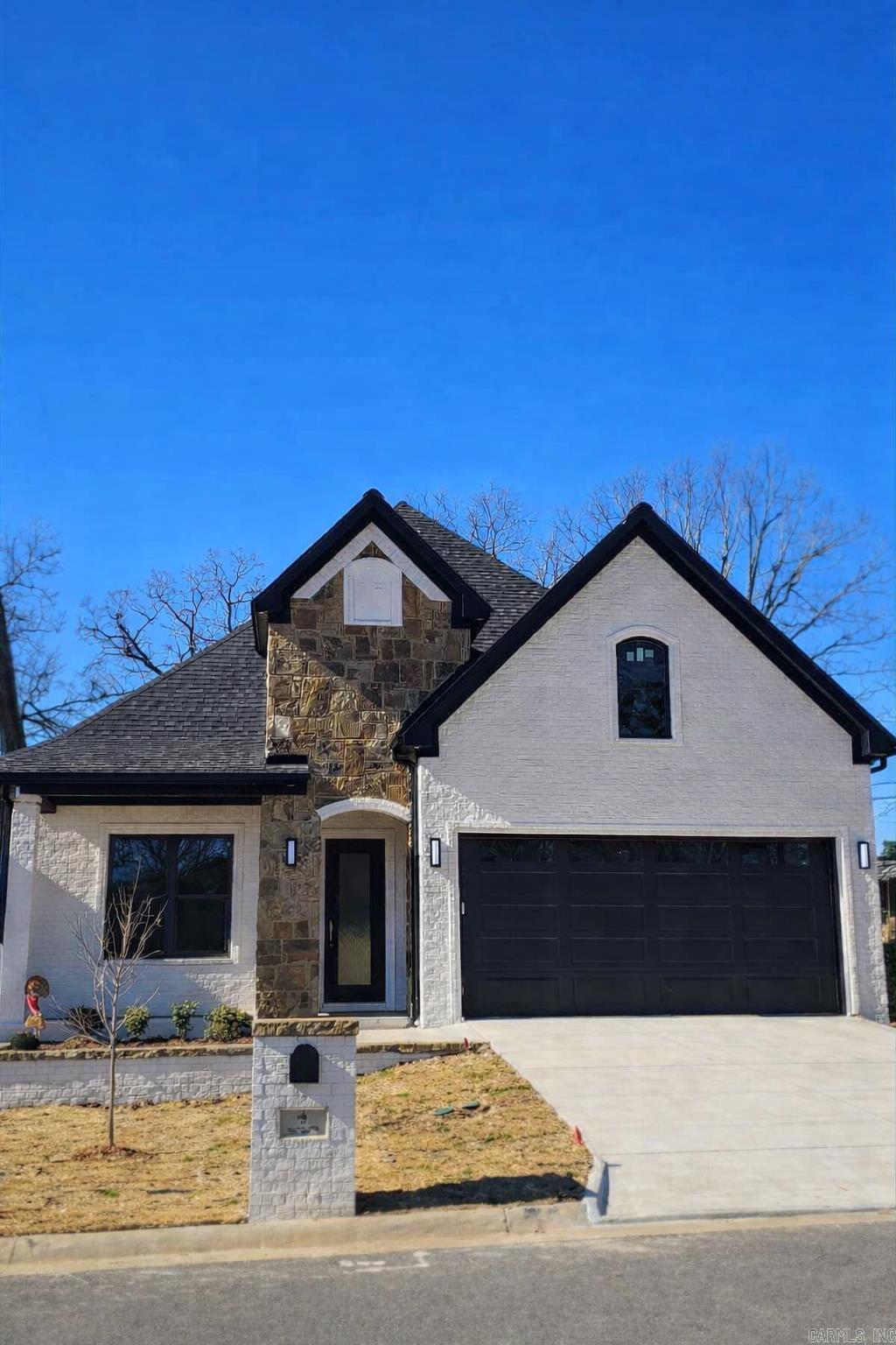 9 Oak Glen Lane Little Rock, AR 72227